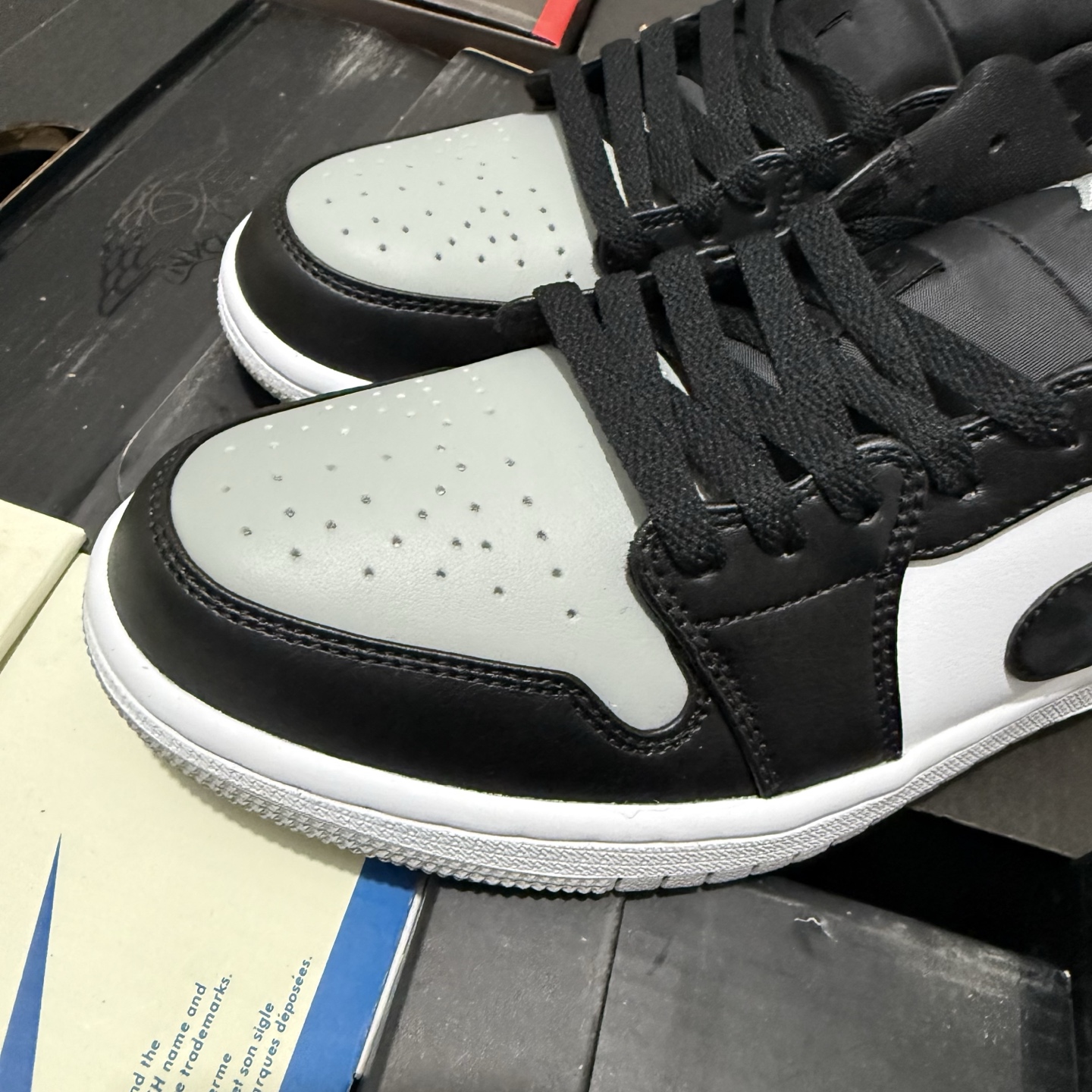 Nike Air Jordan 1 Low "Shadow Toe" 553558-052