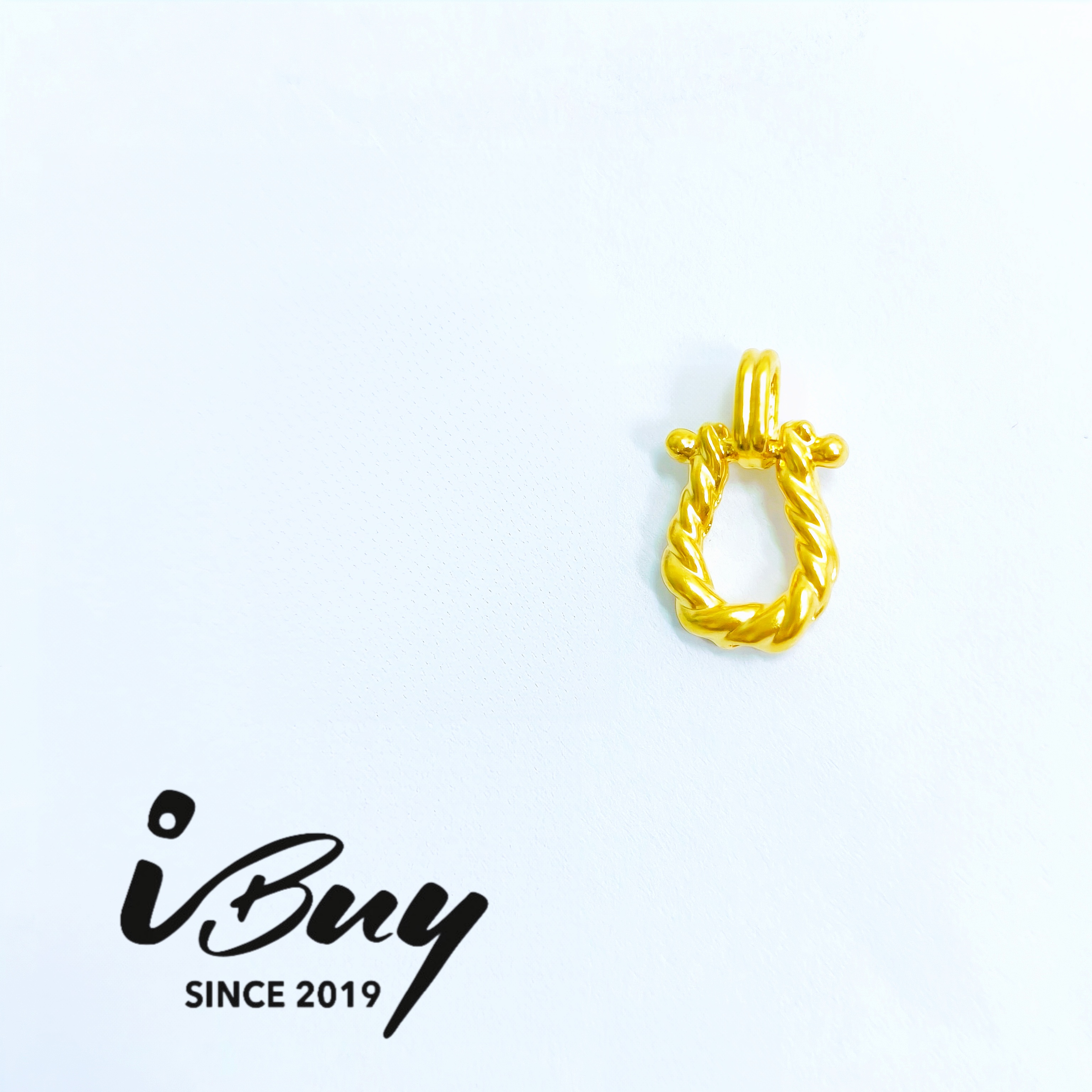 999 TWISTED ROPE HORSESHOE PENDANT 999 金 麻绳马蹄吊坠