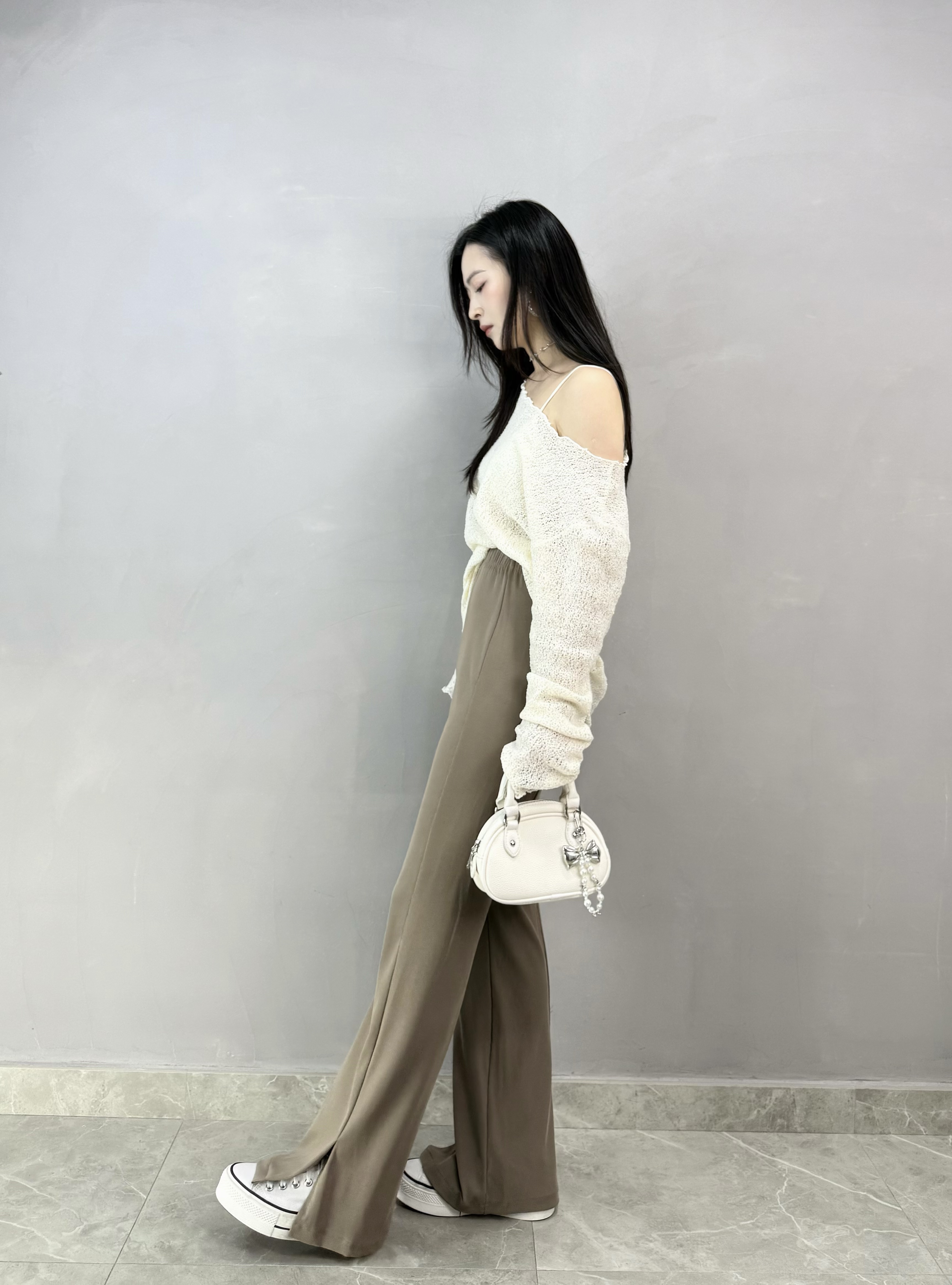 I87 木耳邊通花露膊Top