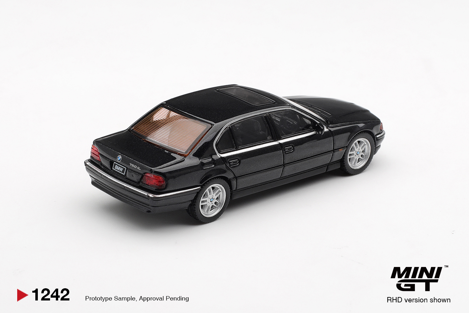 MINI GT 1242 BMW 750IL Black Sapphire | MINIGT 1242 盒裝【現貨】
