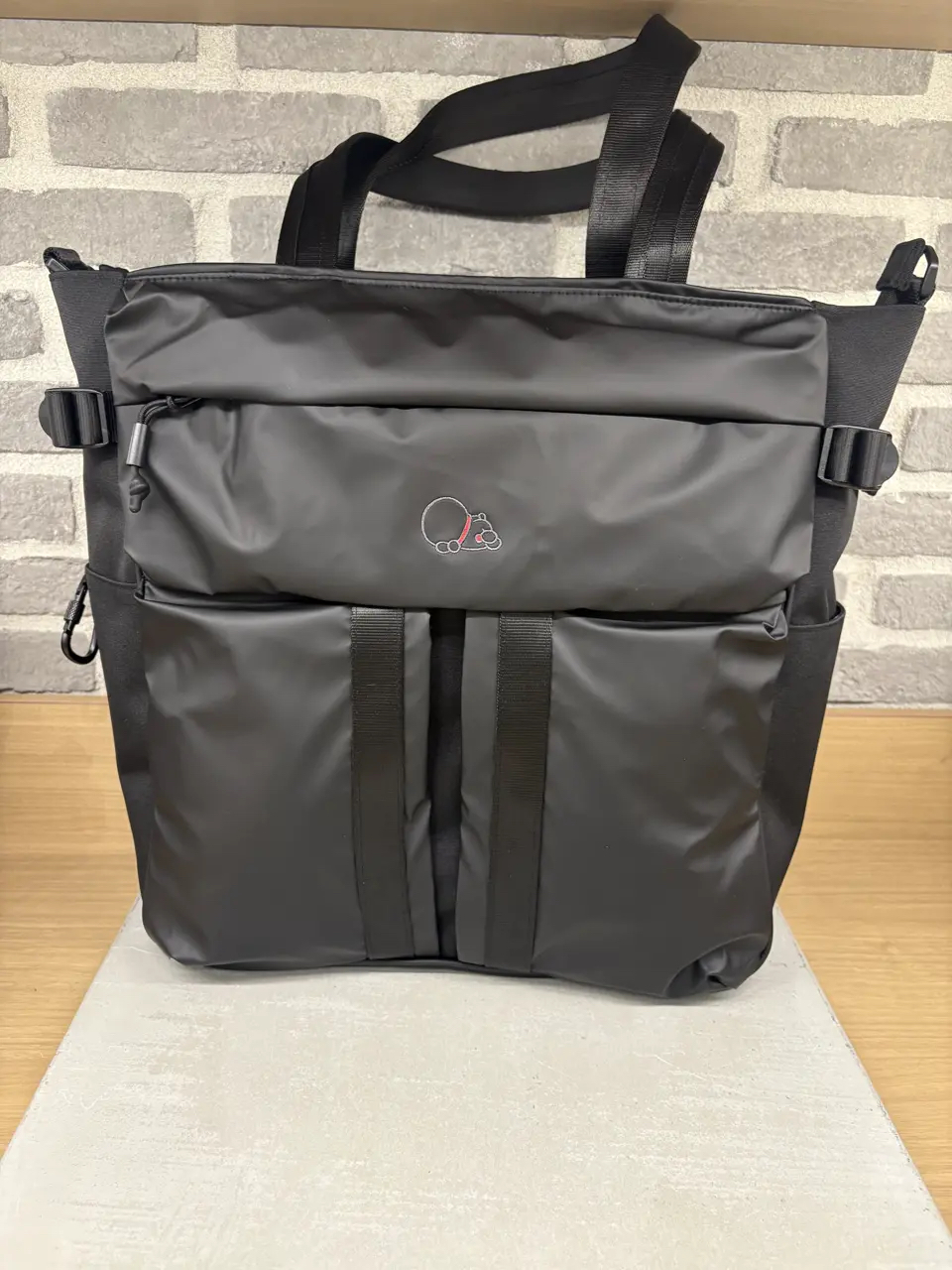 [訂購] 多啦A夢手提袋 斜孭袋 旅行袋 暗黑系列 叮噹刺繡 登山扣 | Doraemon袋 禮物
