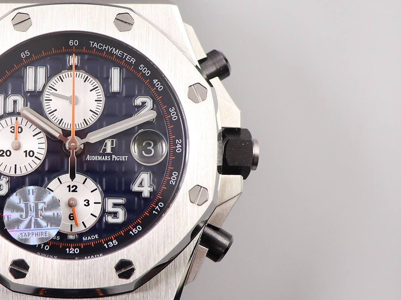 A P26470st蓝天白云V2版经典a p计时款式之一 搭载复刻原版3126机芯 直径42mm 厚度15.6mm 🔥注：JF的所有3126机芯系列是目前市面上壳身最薄和复刻程度最强的版本🔥🔥