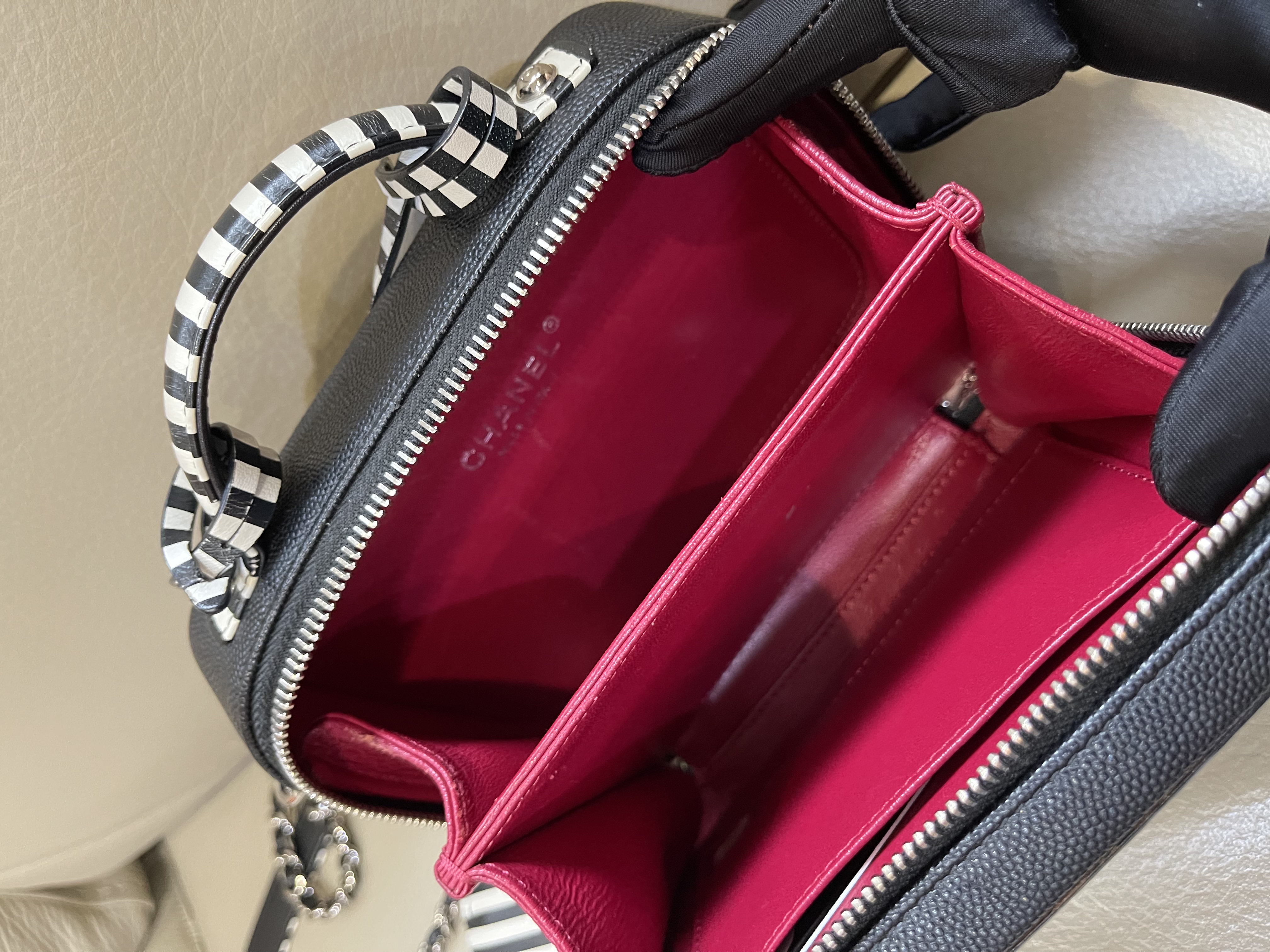 Pre-owned Chanel  Filigree small vanity case