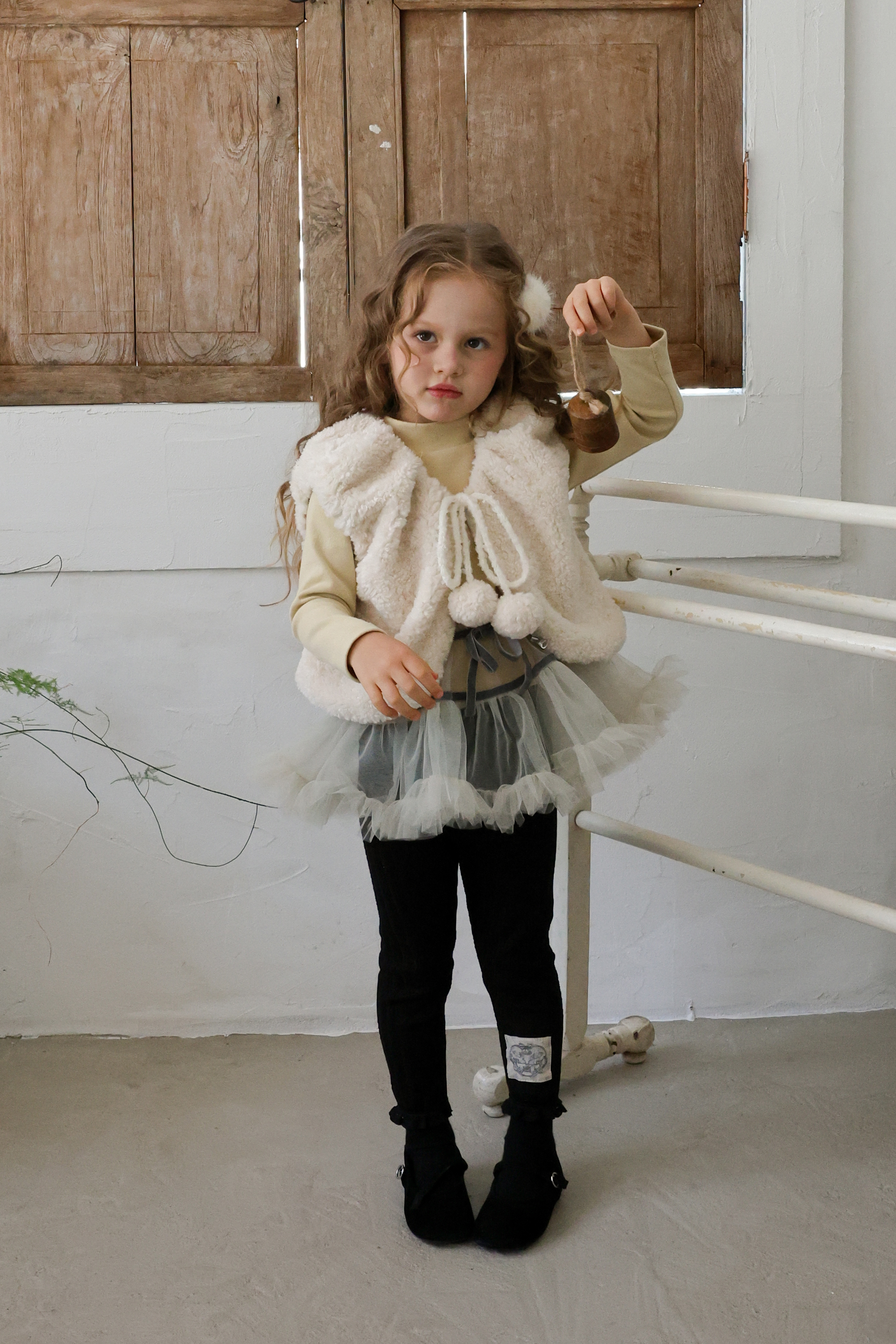 FLO | Elle fur vest 