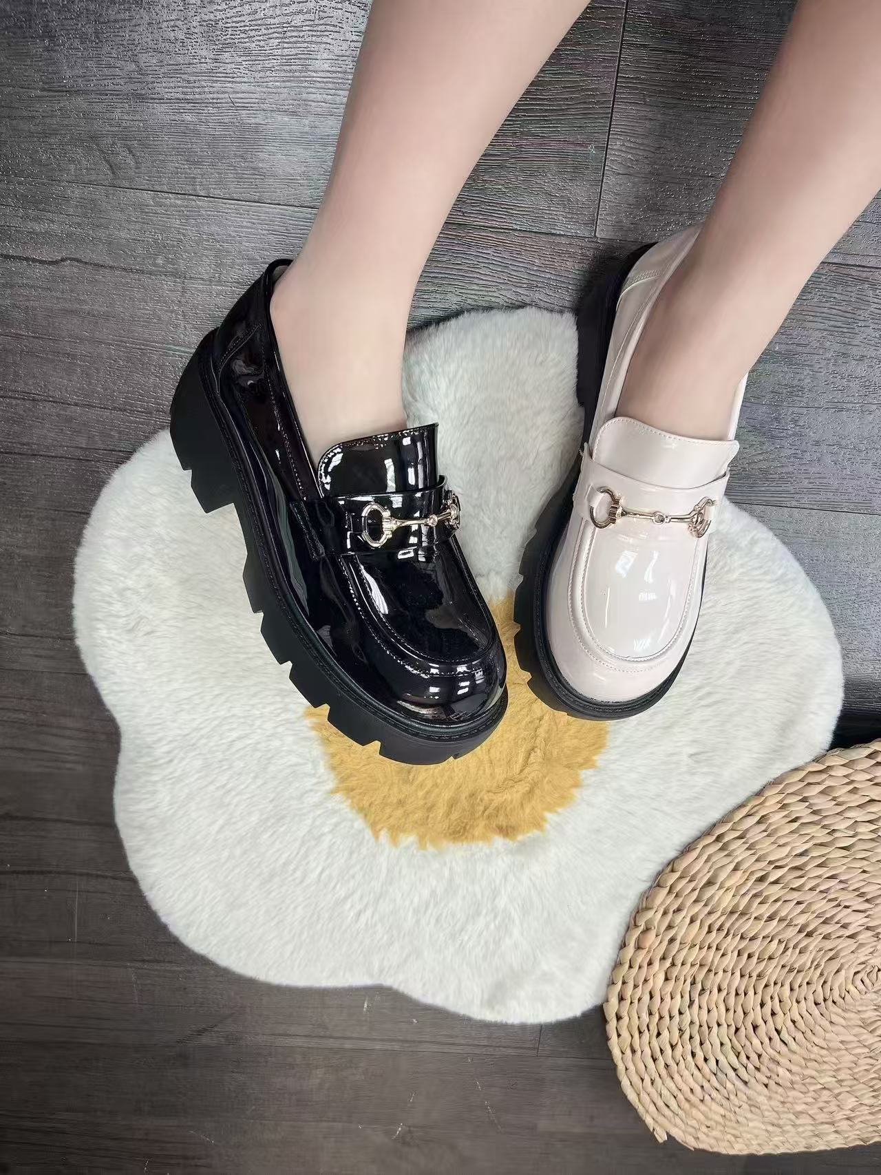 TA77 爆款百搭马蹄扣乐福鞋