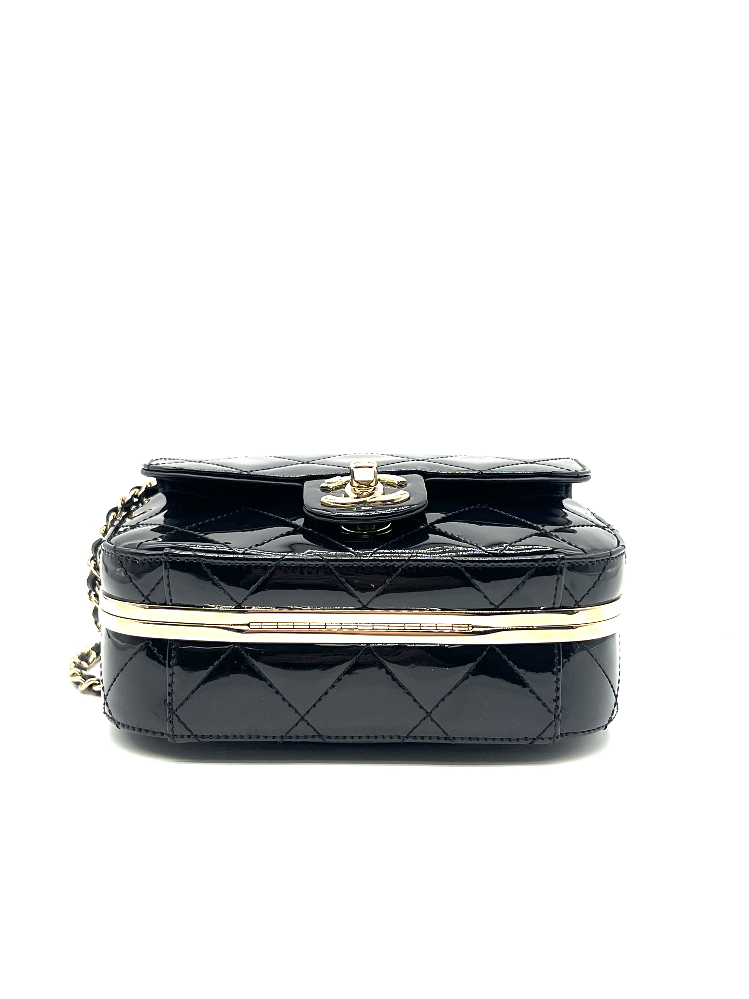 Pre-Owned CHANEL Matelassé Mini Camera Bag / Product Code: 26041507