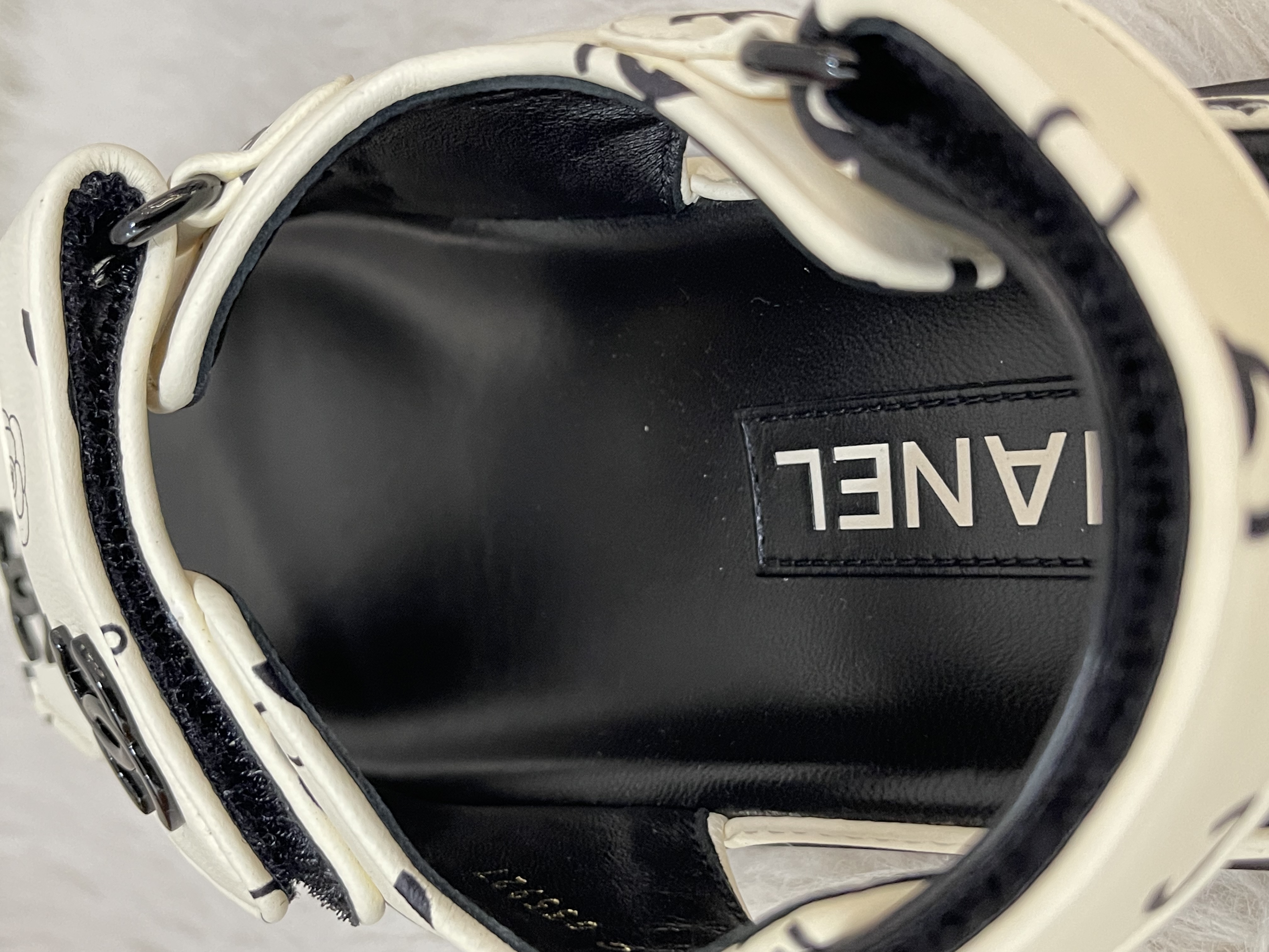 Pre-owned CHANEL Dad Sandals / Product Code: 26032311