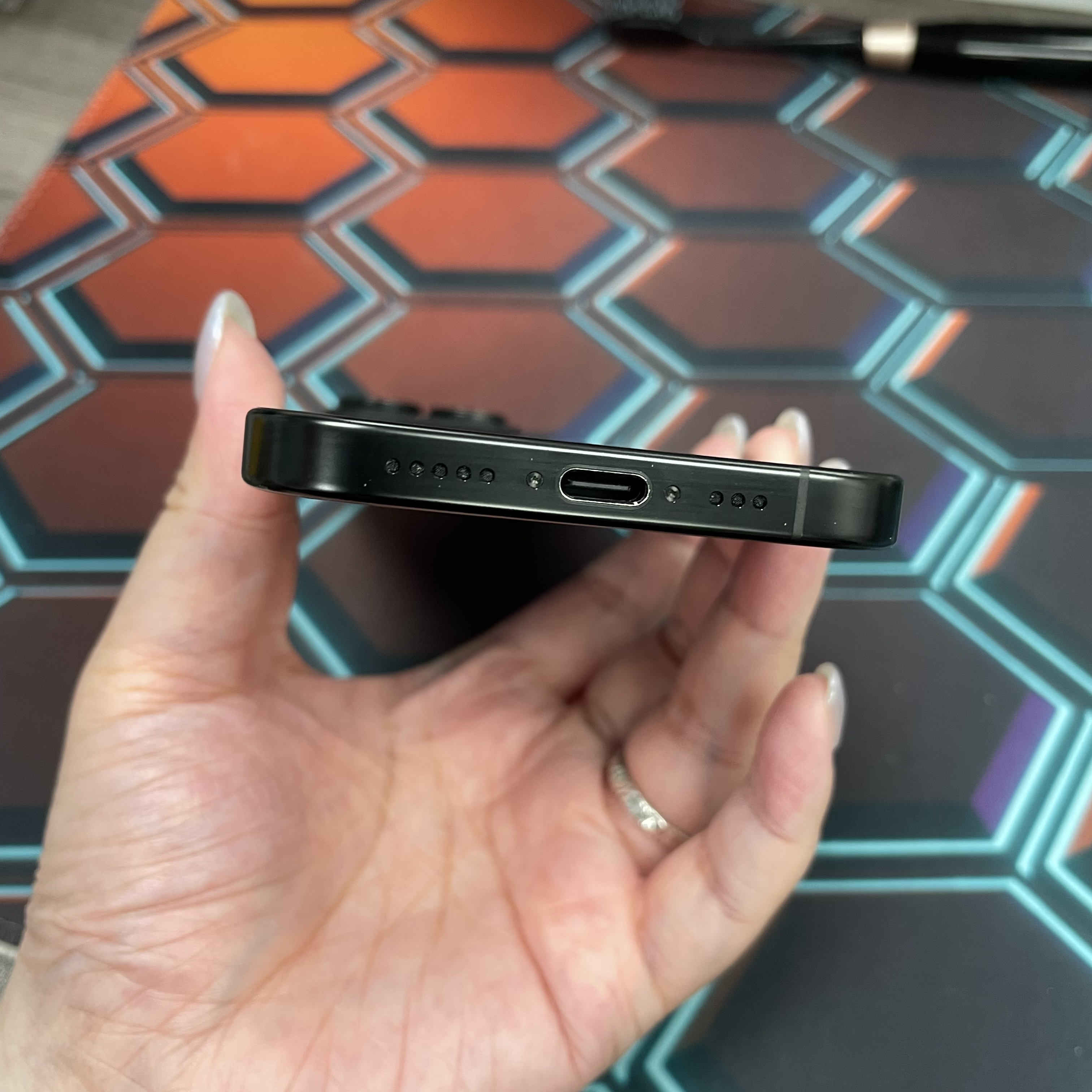 *6945 16 Pro 勁靚機 256GB 電89 黑色 black