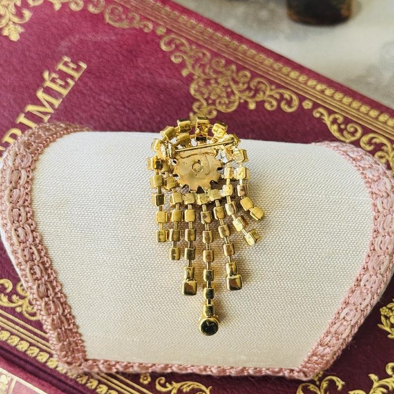 Vintage c.a. 1960s Czechoslovakian Emerald and Clear Rhinestone Tassel Brooch (NZ103)