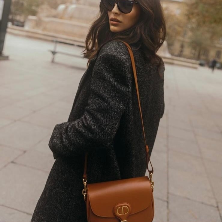 DIOR 🤍PRE OWNED BOBBY Medium 焦糖色金扣郵差包 2024年🤎