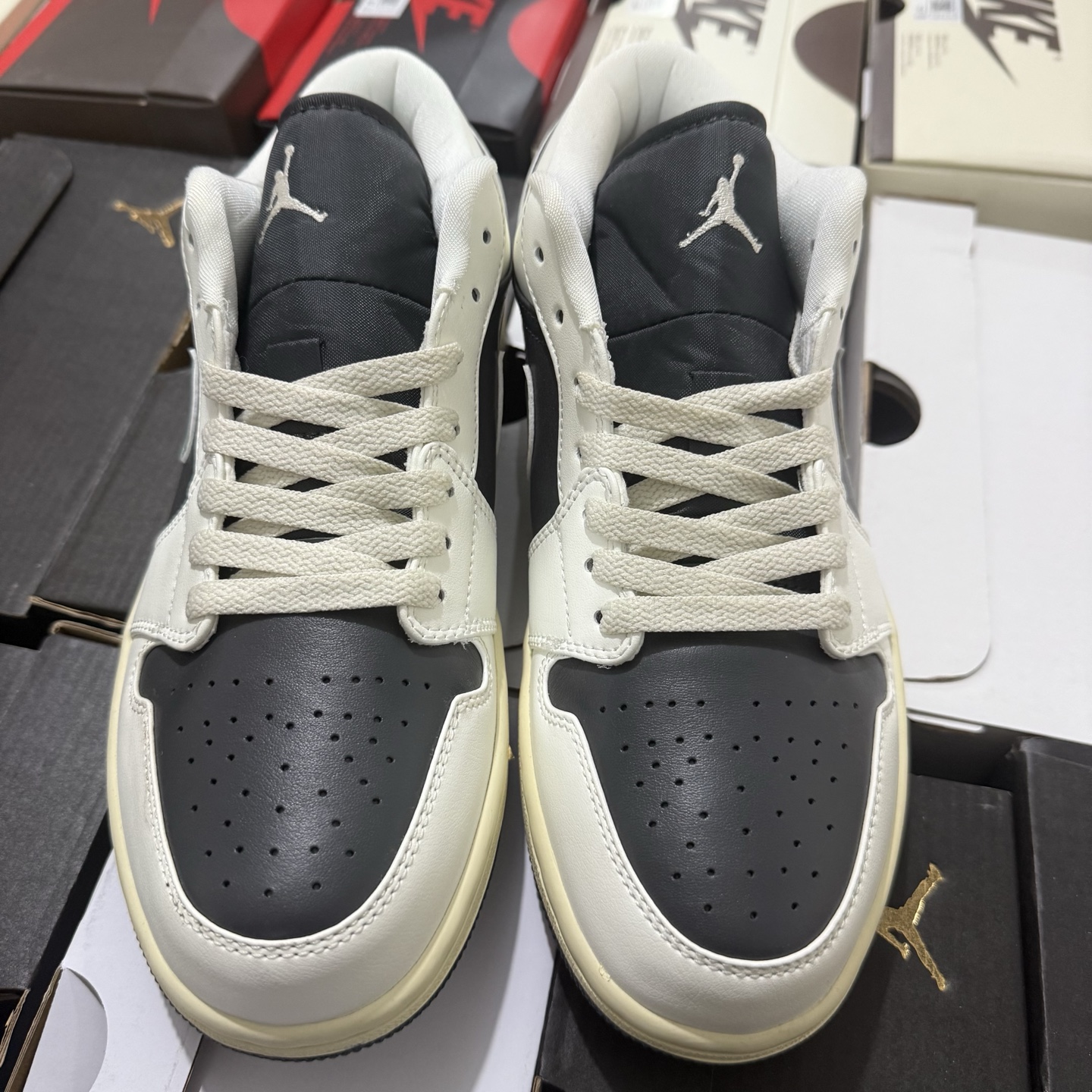 Nike Air Jordan 1 Low "Jade Smoke" DC0774-001