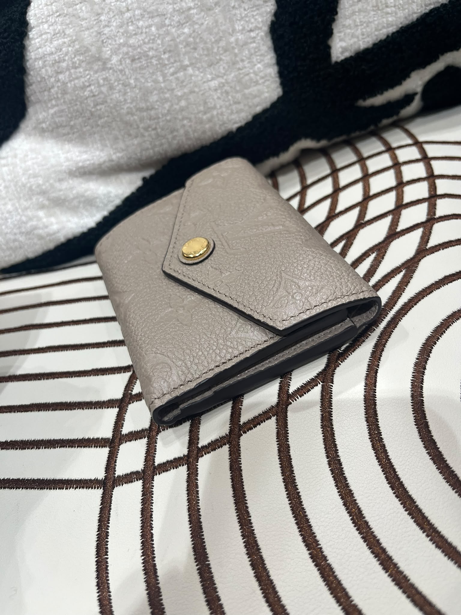 LV Zoe Wallet M69800 牛皮銀包 100%Authentic, 95%New ✅NFC✅Dust bag✅Box