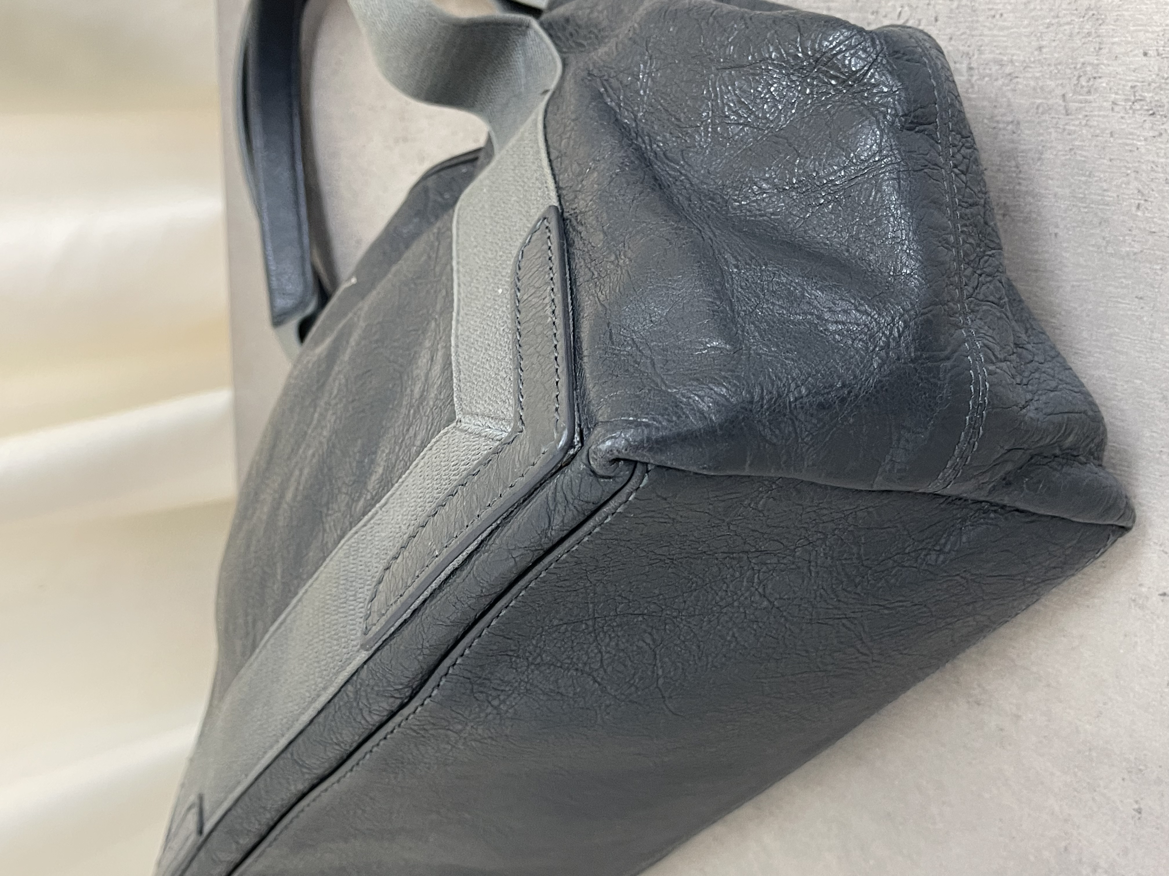 Pre-owned Balenciaga Navy Cabas XS tote bag/ Product Code: 25012702