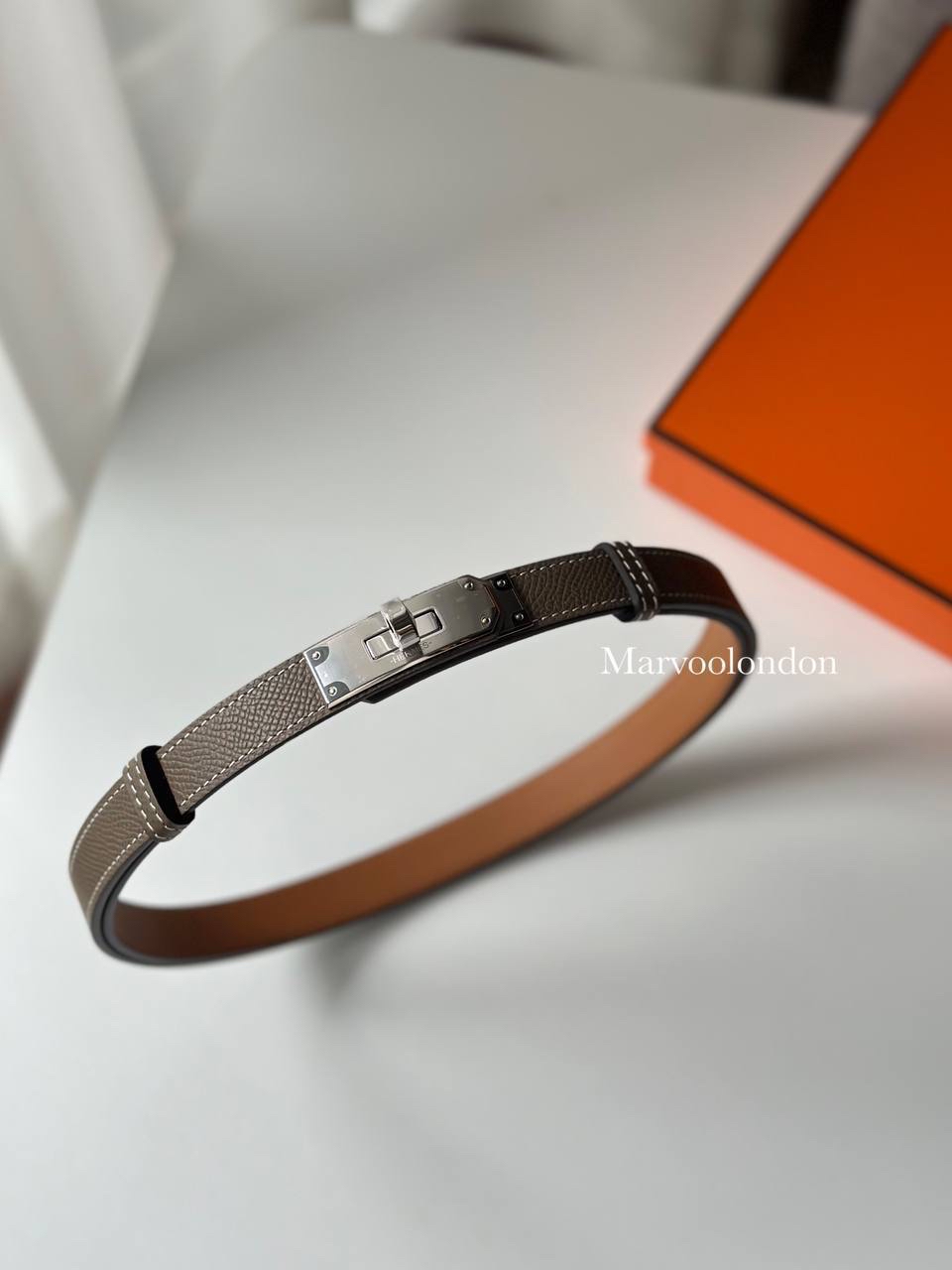 配貨價出✨Hermes Kelly belt ! Free size 🩷 任何腰圍都用到，唔使驚錯size😗  大象灰銀