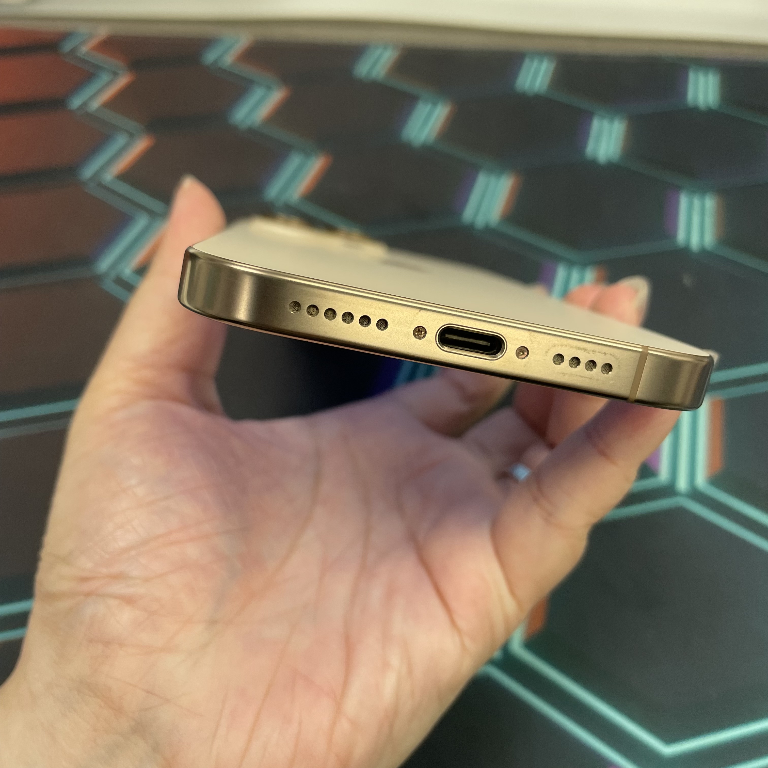 *7914 16 pro max 勁靚機 512Gb 電88 沙色 gold
