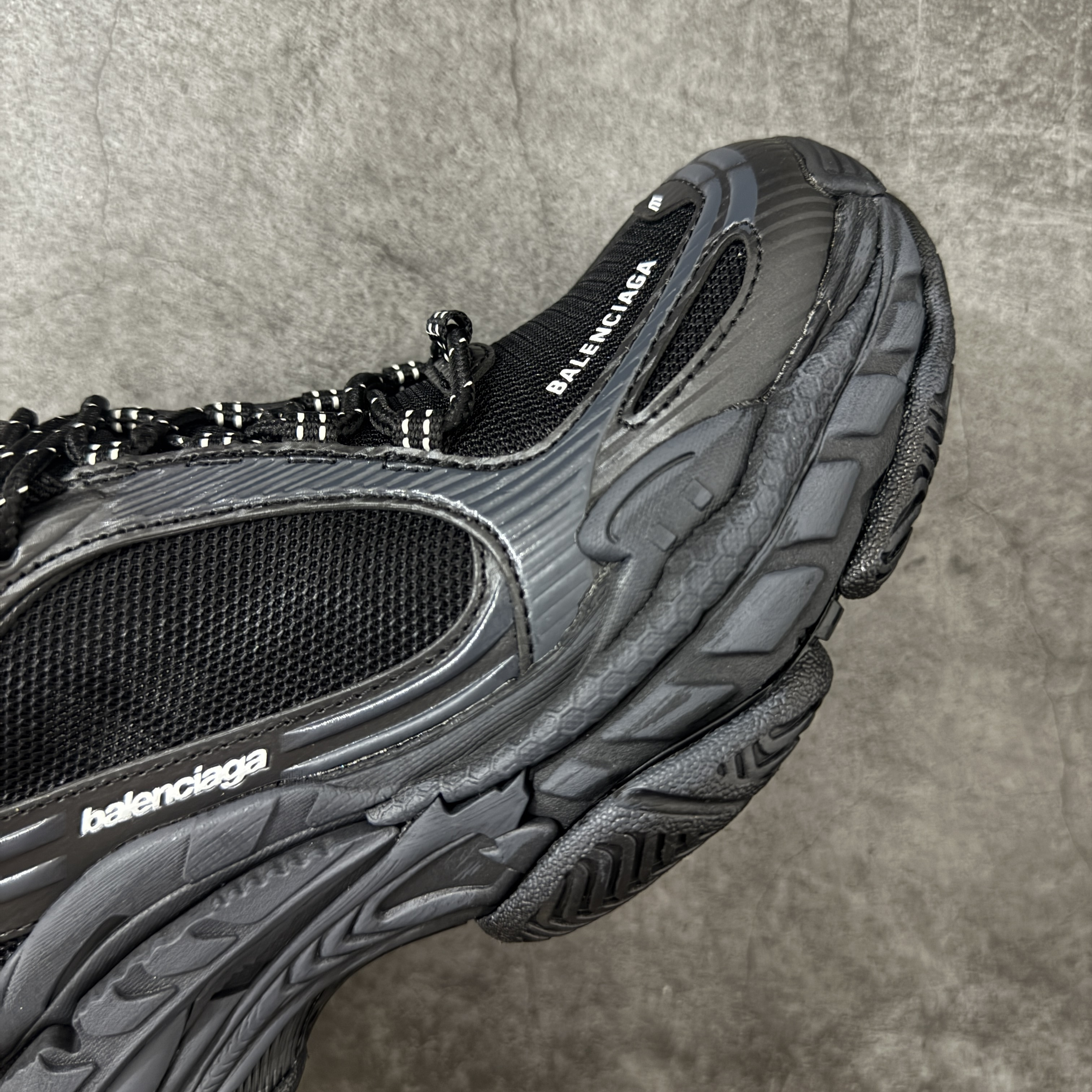 Balenciaga Triple S.2 Gradient 