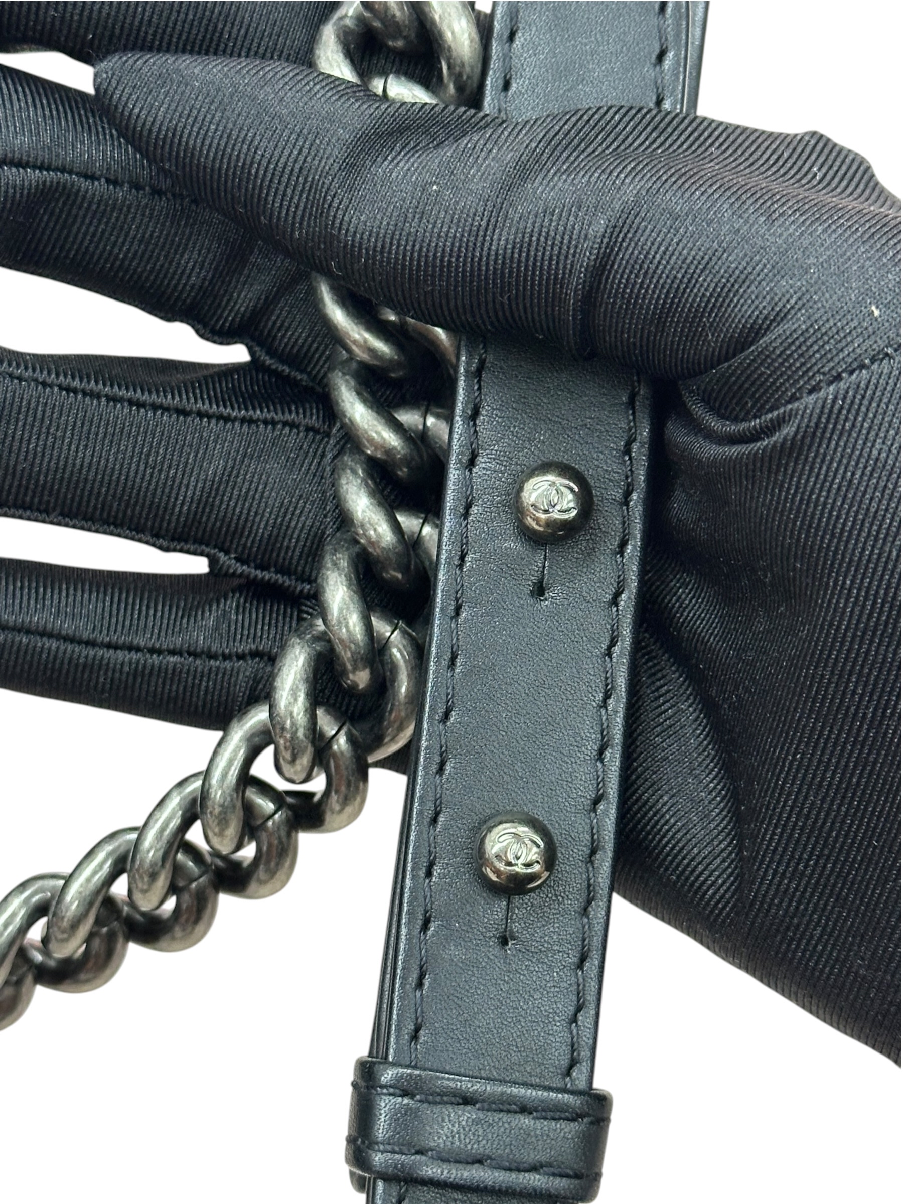 Pre-owned Chanel Boy 25 Handbag Calfskin / Product Code: 082102