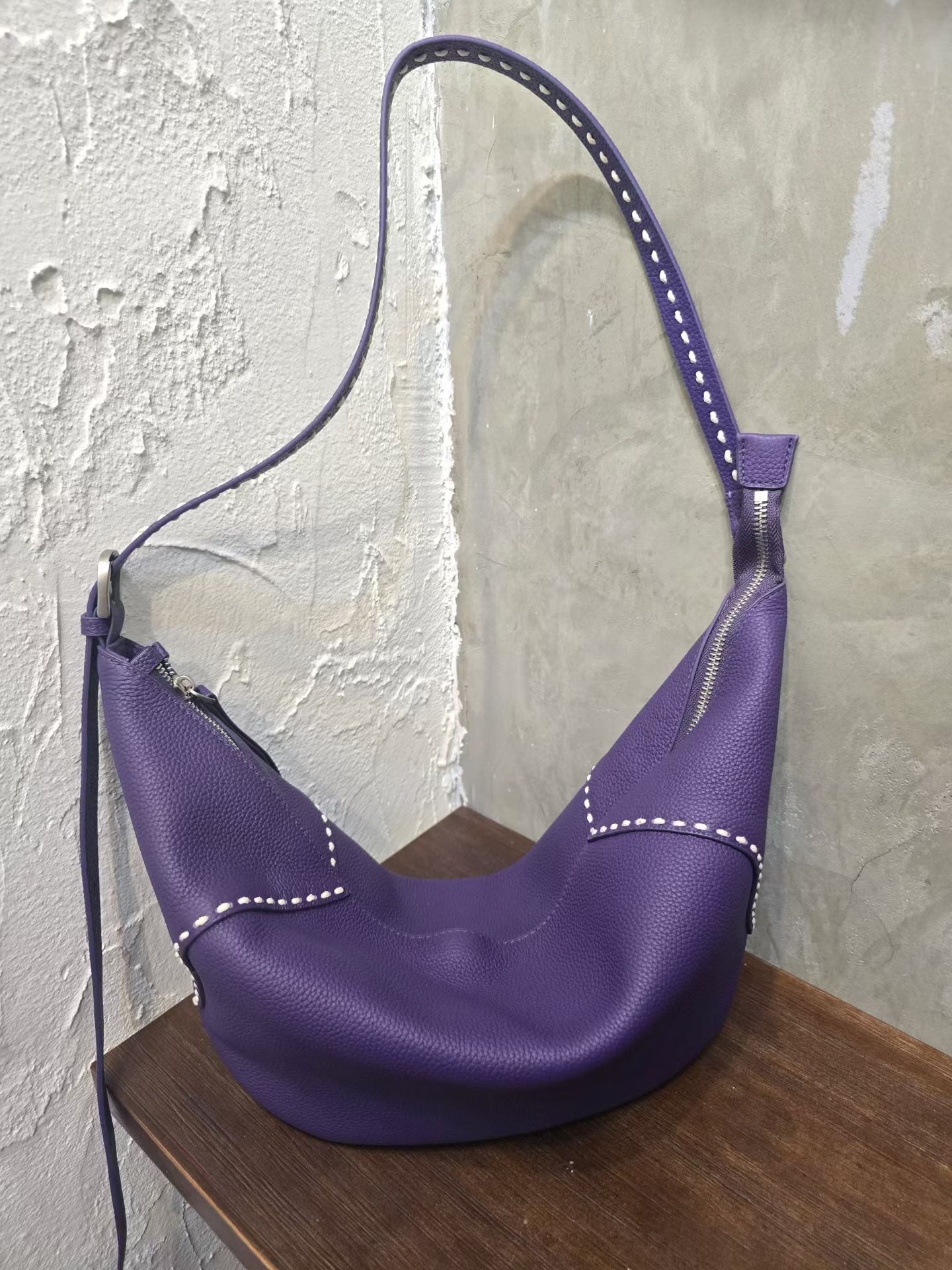 明線軟牛皮包包