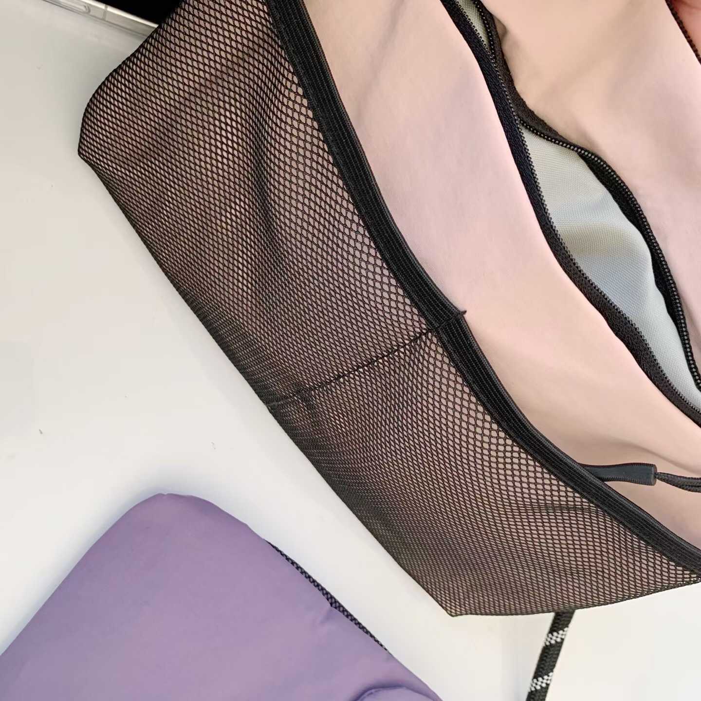 預訂 Danton斜揹包 [貨號26A1455]