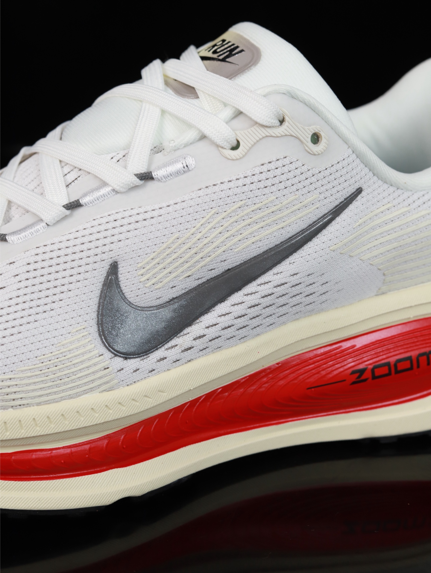 Nike Vomero 18 HM6803-001