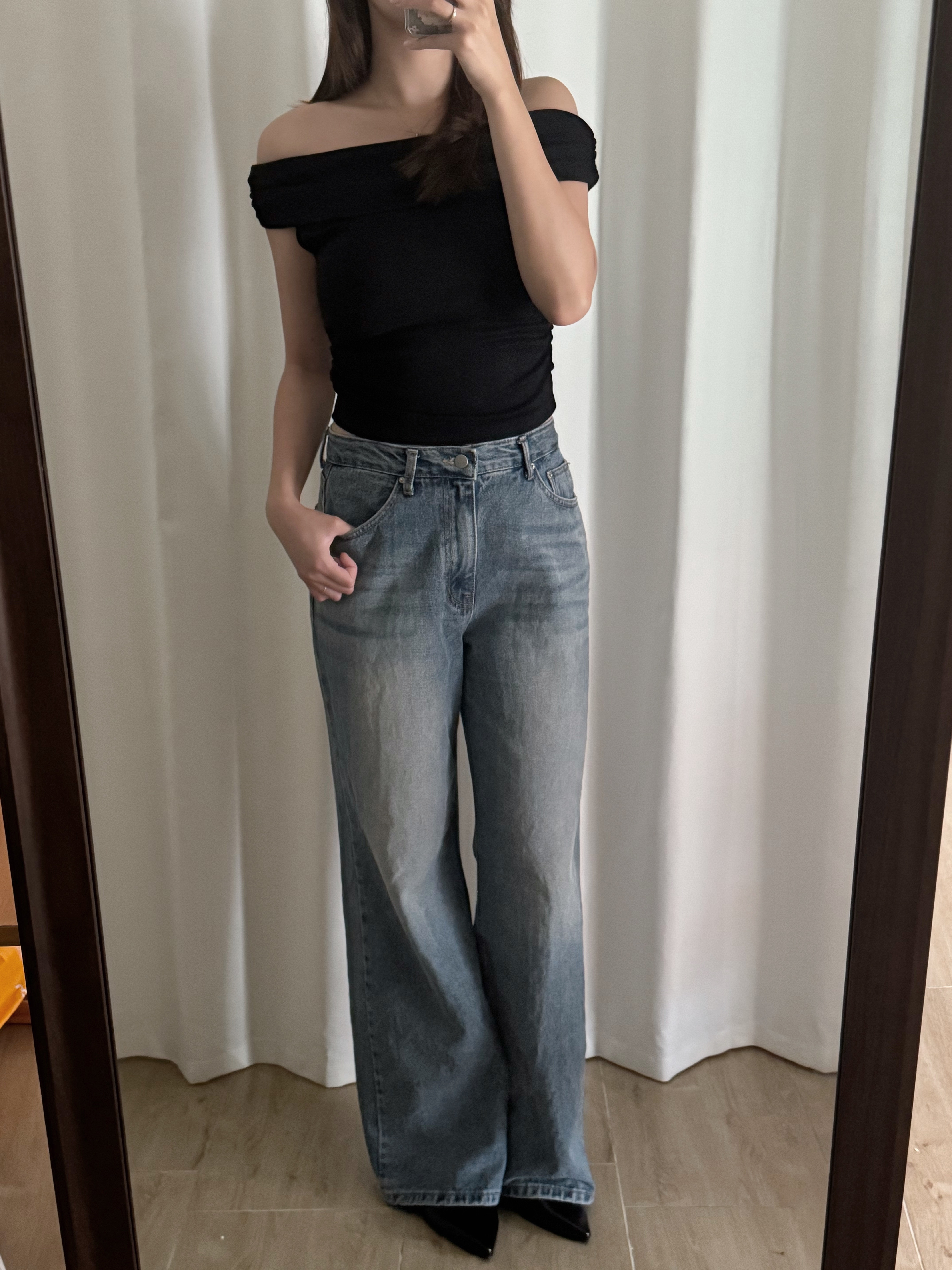 皺褶彈彈一字肩短袖上衣(兩色入)