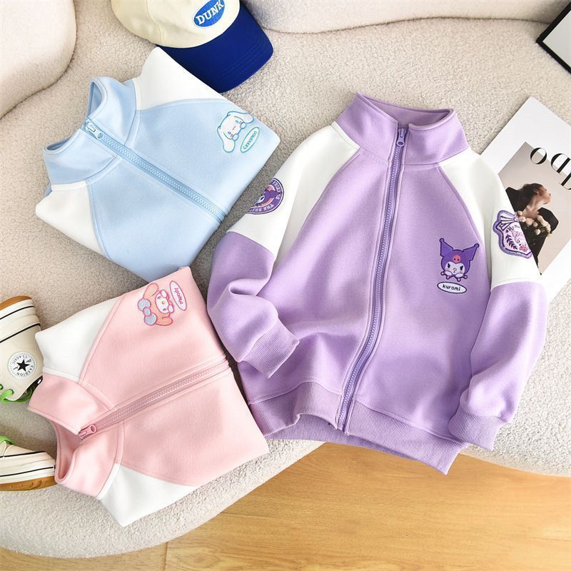 親子裝都可以襯到呀媽咪同女女一齊Cute爆 👩‍👧💕$80件。2件起$ 70件。🎀✨ Sanrio 拼色拉鏈外套 🧥💖可愛到犯規呀呀呀 🥹💓