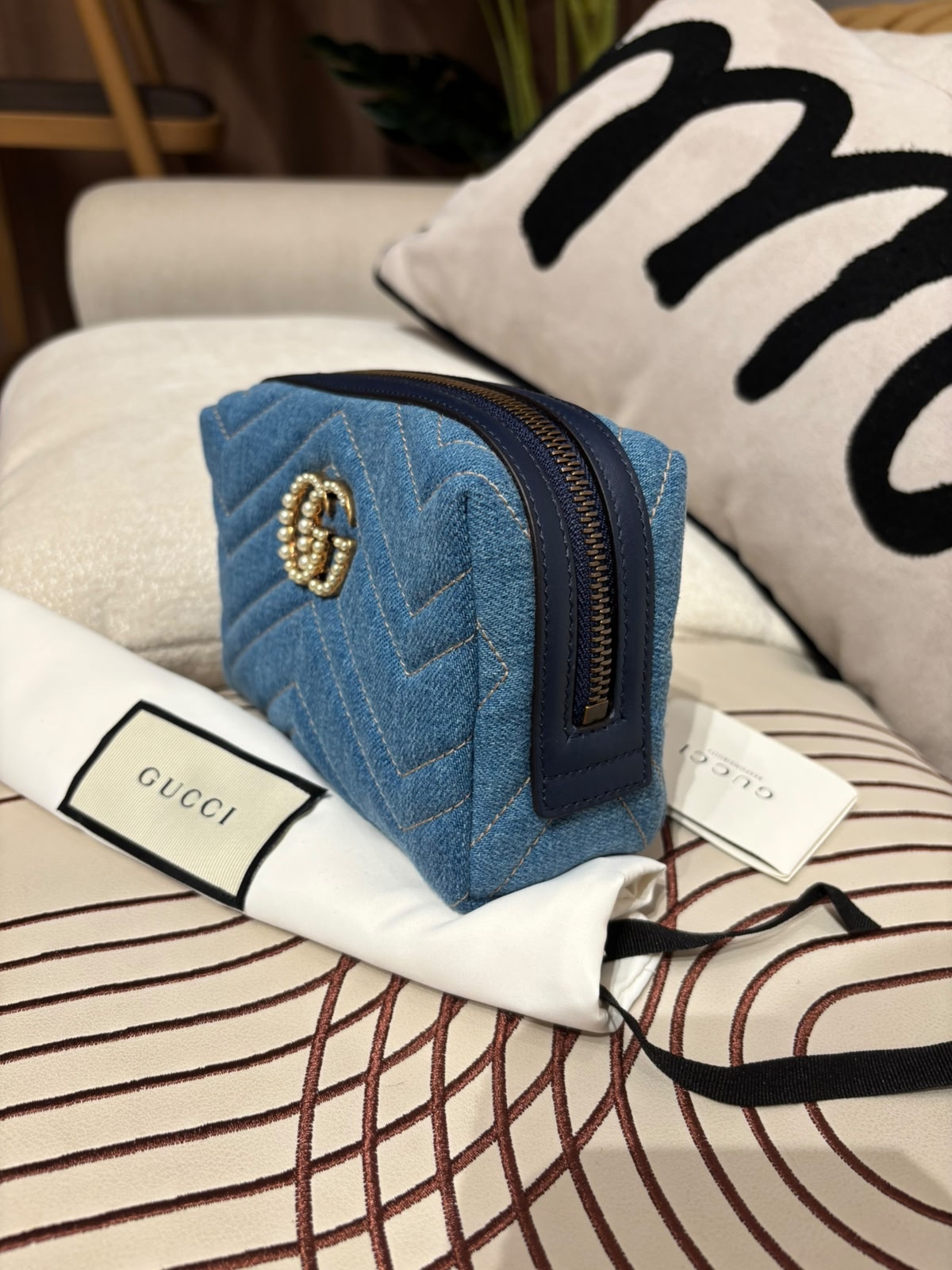 Gucci GG 牛仔布化妝袋 100%Authentic ,未使用品 ✅booklet✅塵袋