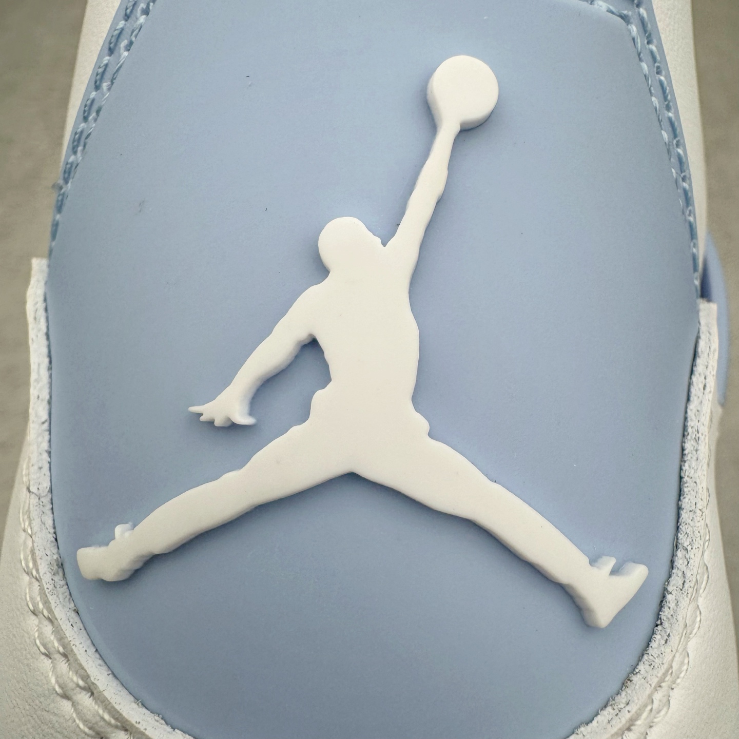 Air Jordan 4 Retro "Forget Me Not" HV0823-100