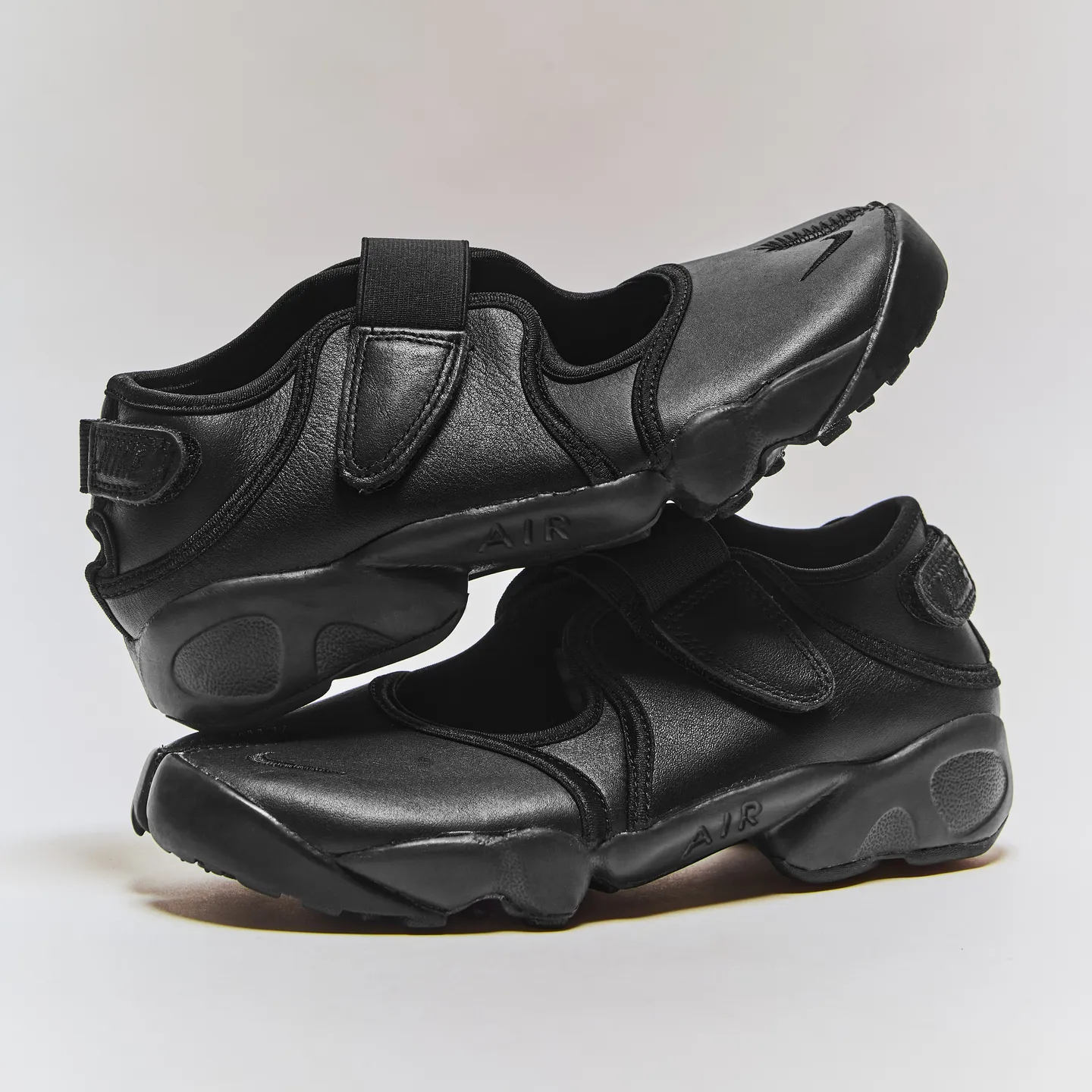 NIKE AIR RIFT SILVER / BLACK  (預購商品）