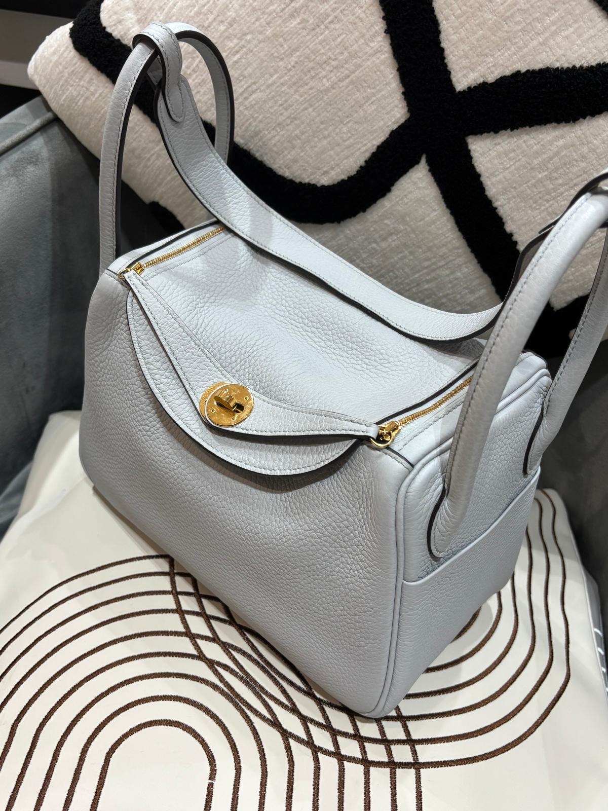 Hermes Lindy 26 Stamp W Blue Pale 聖杯藍 100%Authentic, 98%New ✅專門店收據✅Dust bag✅Box