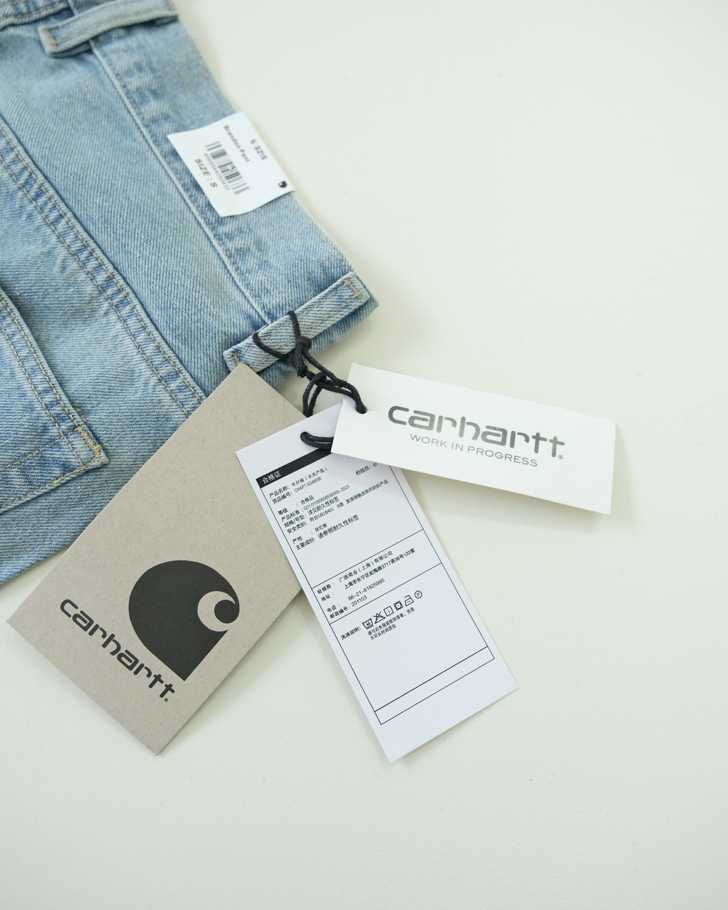 Carhartt WIP 口袋方標直筒牛仔短褲