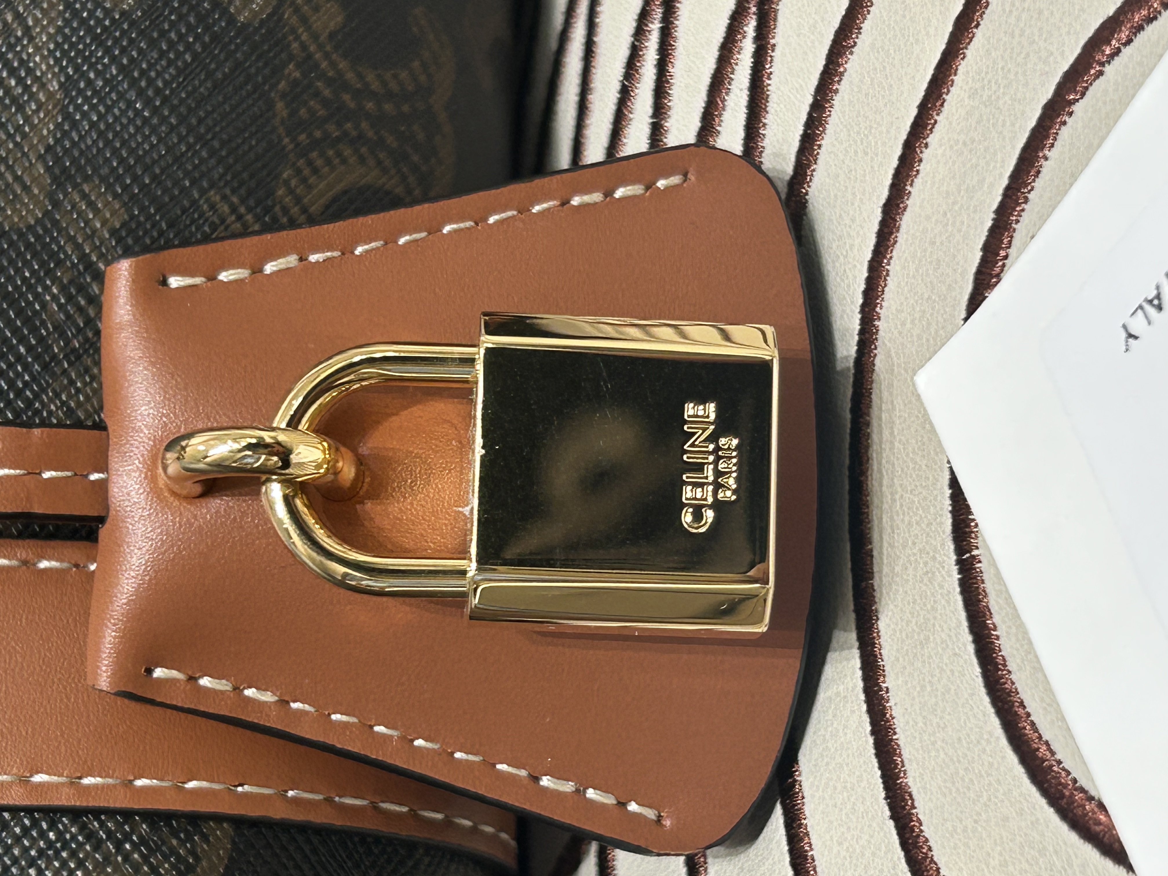 未使用品 Celine Boston Medium 2Way Bag 100%Authentic, Unused未使用品 ✅Key Lock✅Tag✅Dust bag