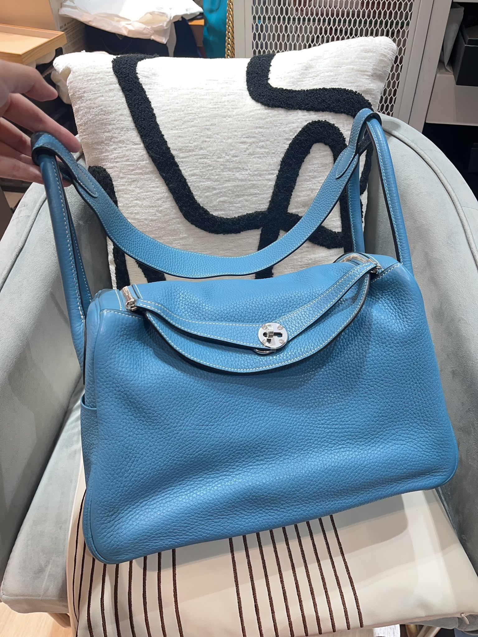 Hermes Lindy 34 Stamp T 牛仔藍銀扣 100%Authentic, 95%New ✅Dust bag