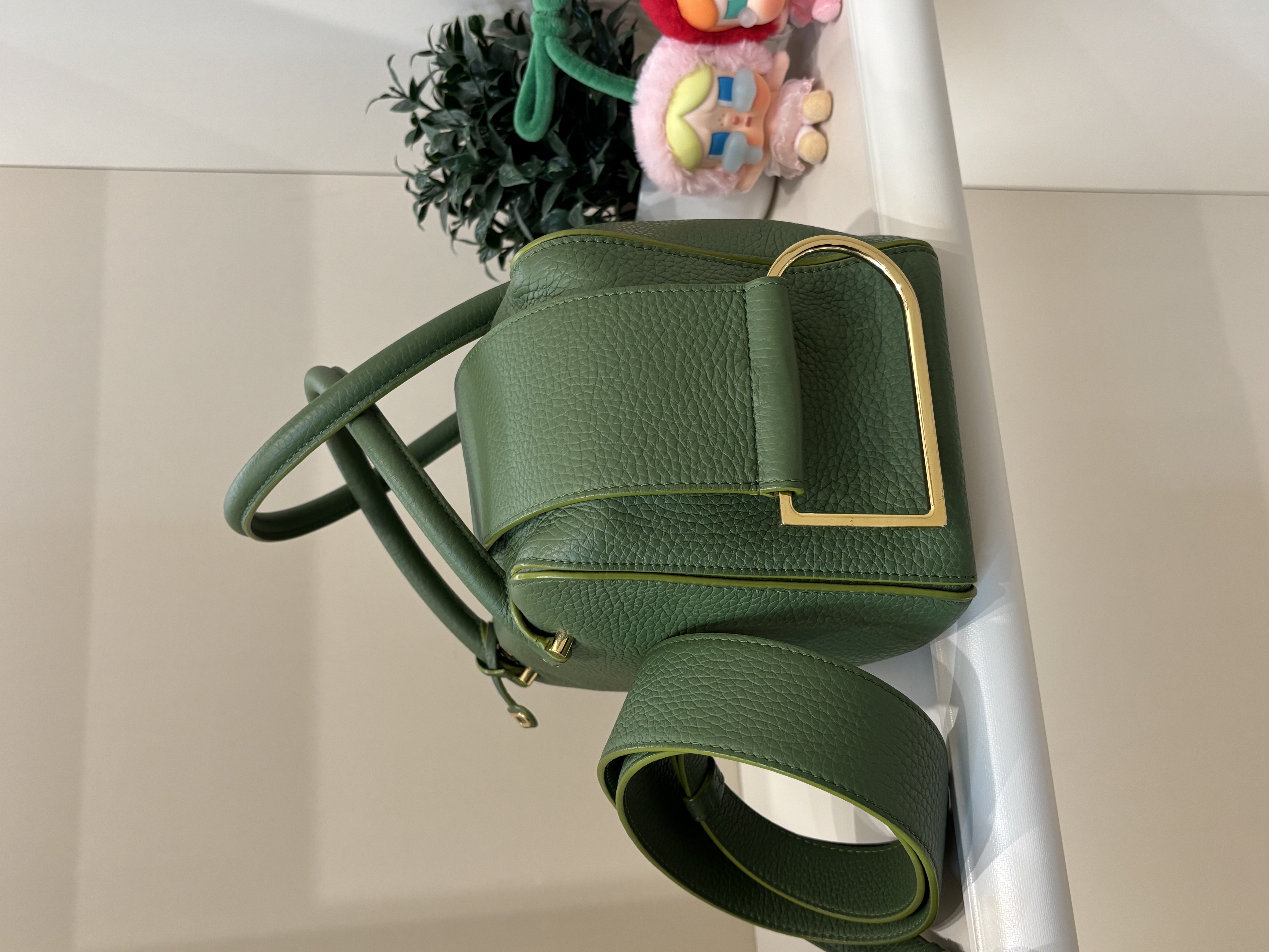 Delvaux cool box medium 2way bag calfskin 100%Authentic, 98%new ✅strap 
