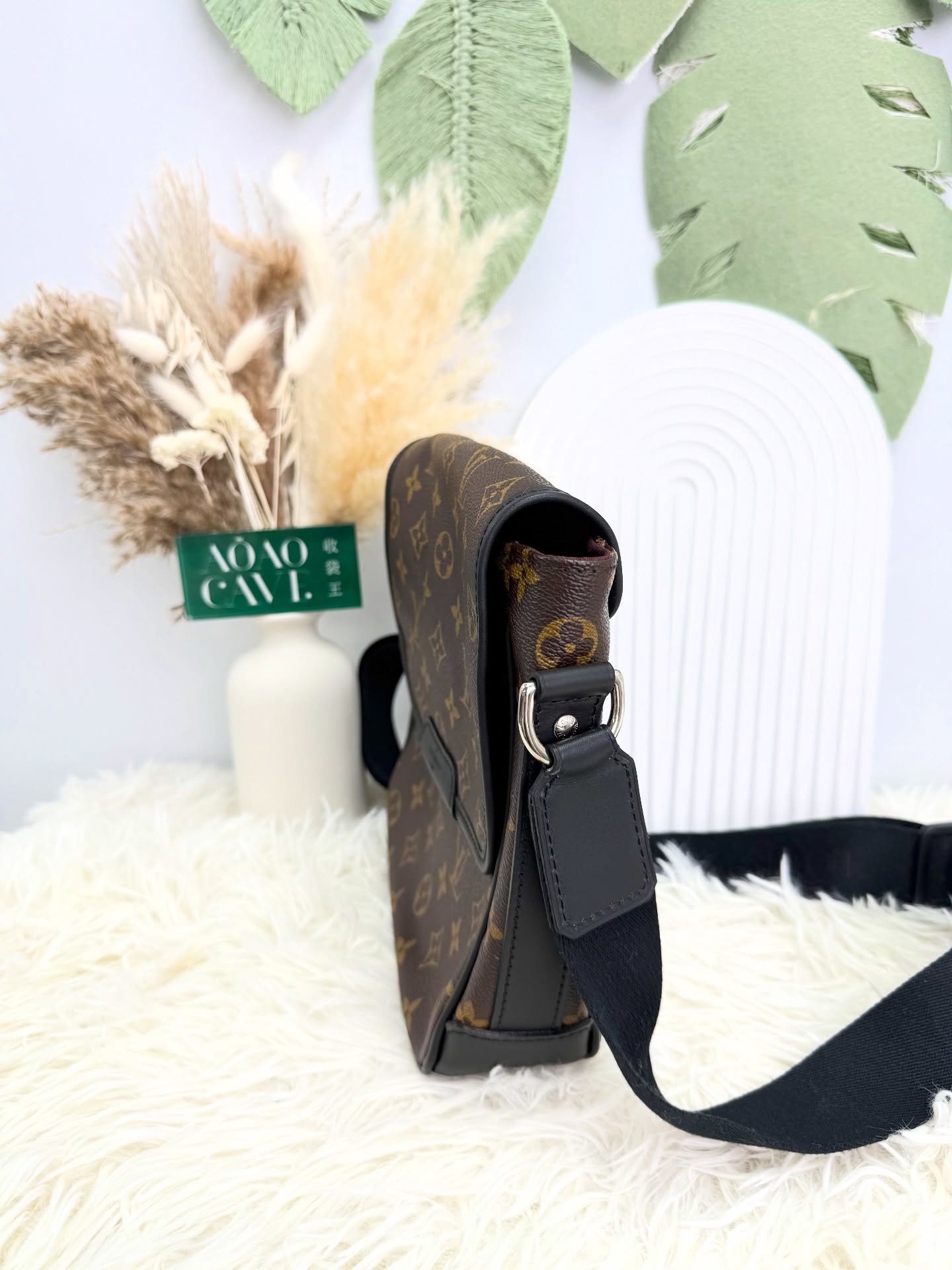 LV🤍PRE OWNED 🖤老花 District pm macassar 郵差包 