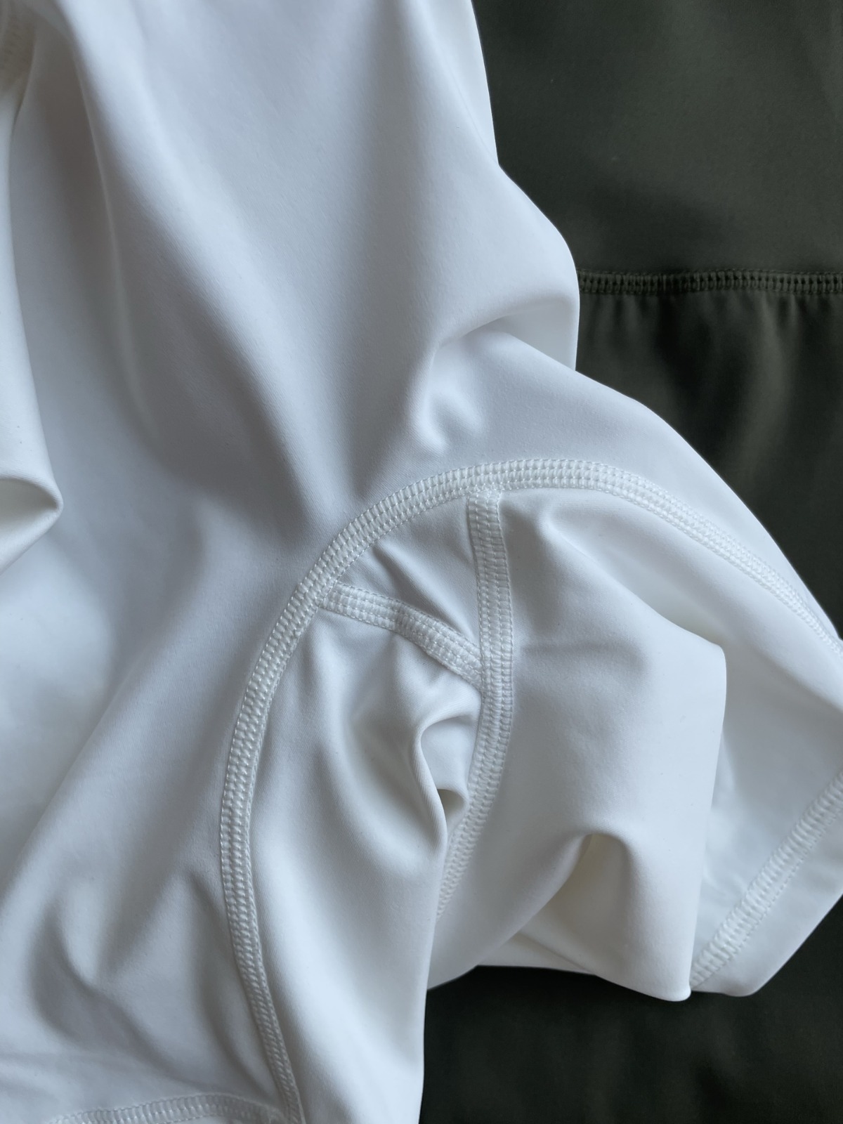 0430 ALO 高腰三分瑜伽褲 6月中