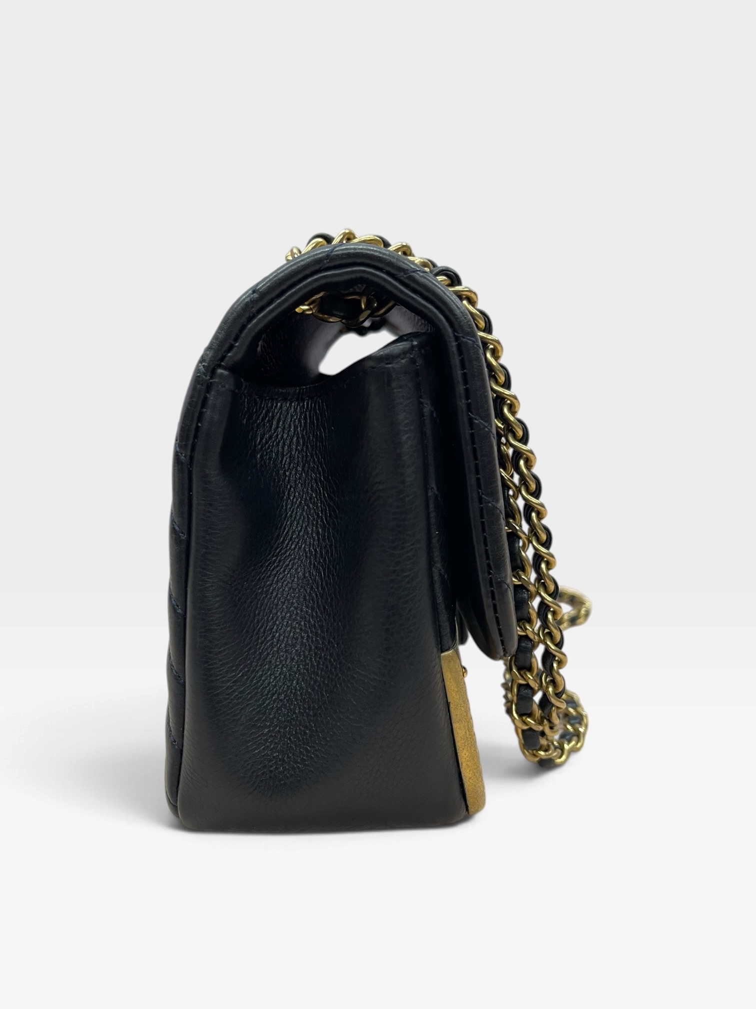 Pre-Owned Chanel Rock the Corner Chevron / Product Code: 101702
