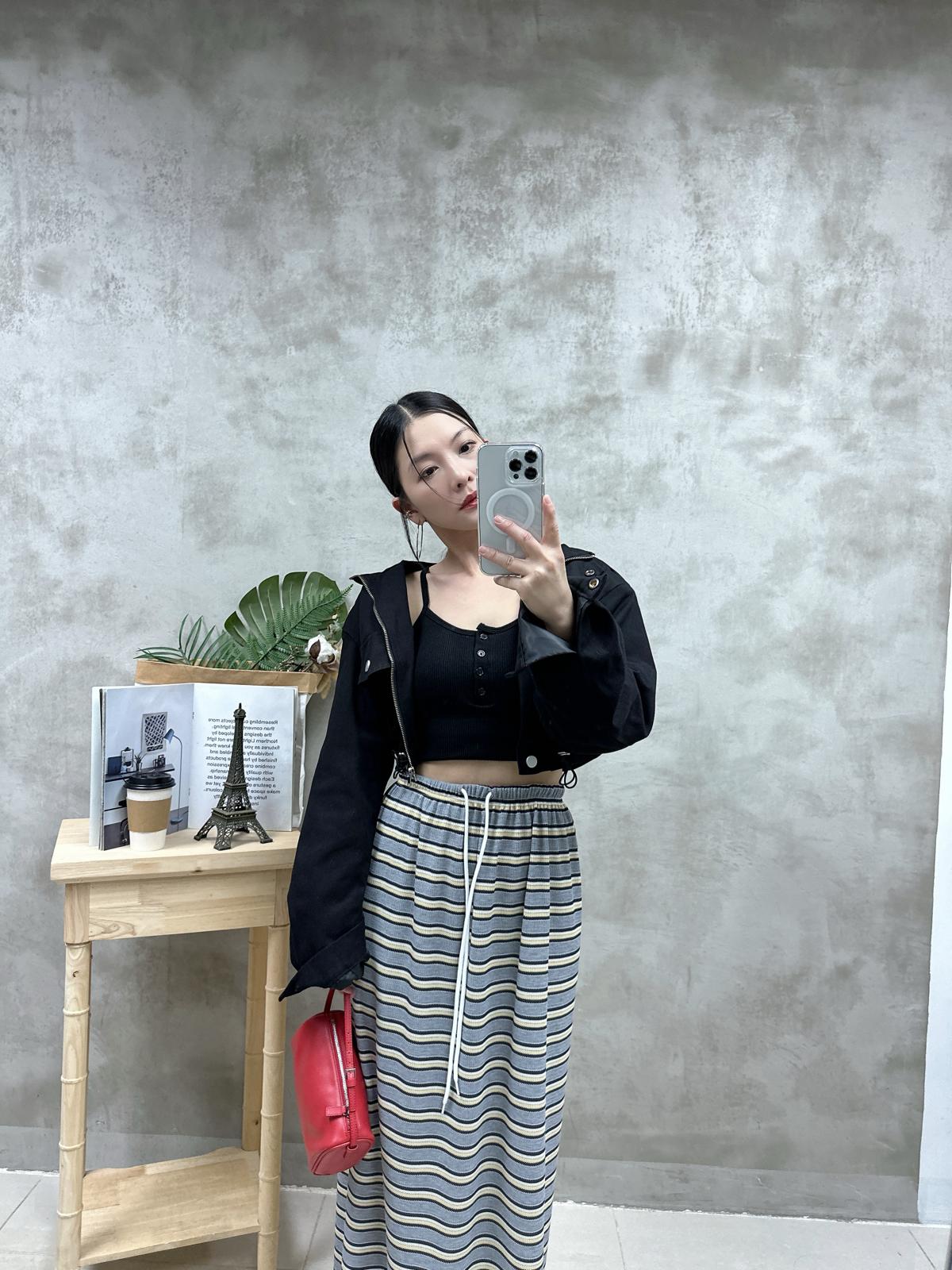 V07 扣鈕暗紋Bra top