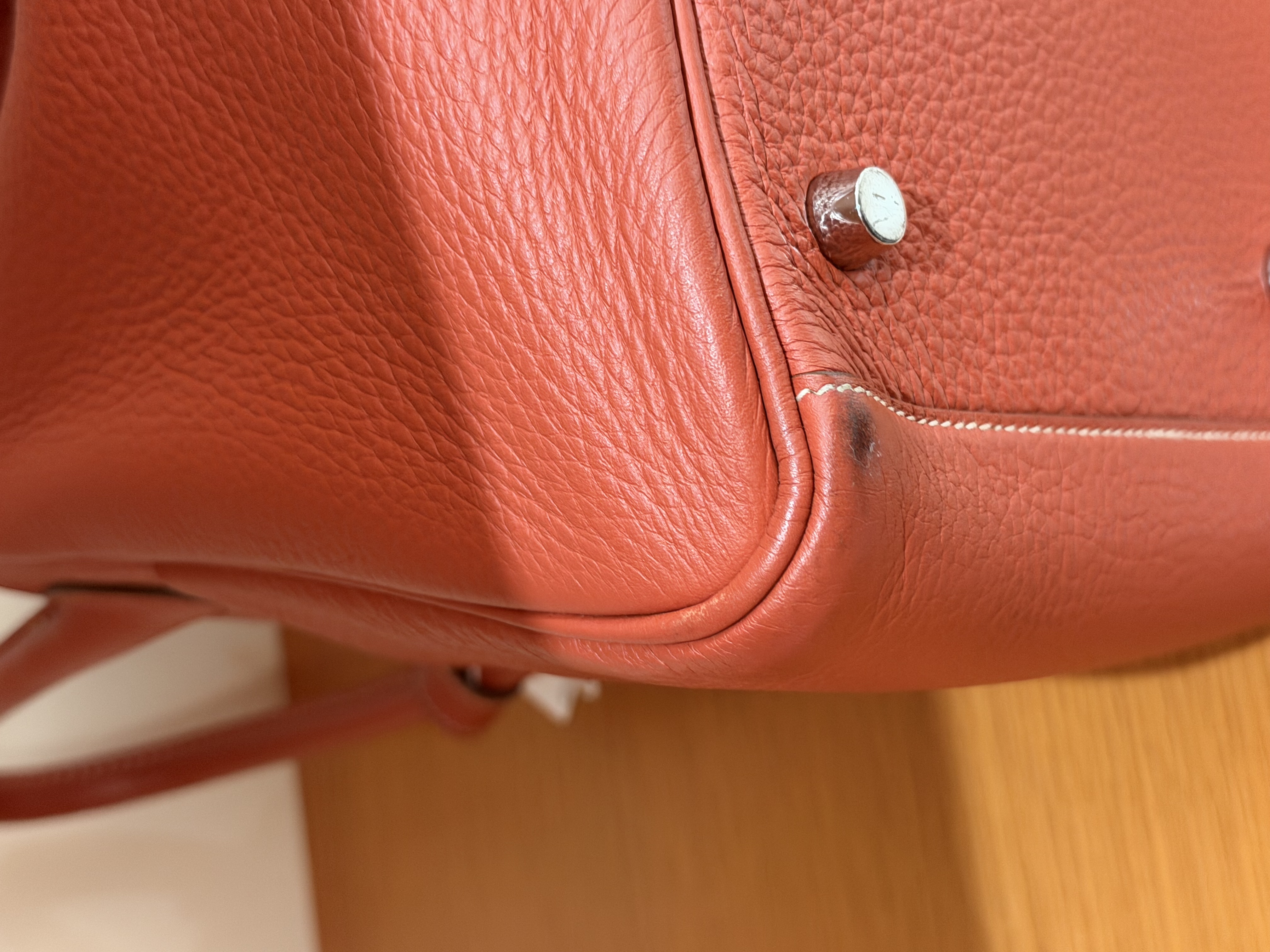 直播貨品 |  [1個-$100 2個-$300］框Q HH38