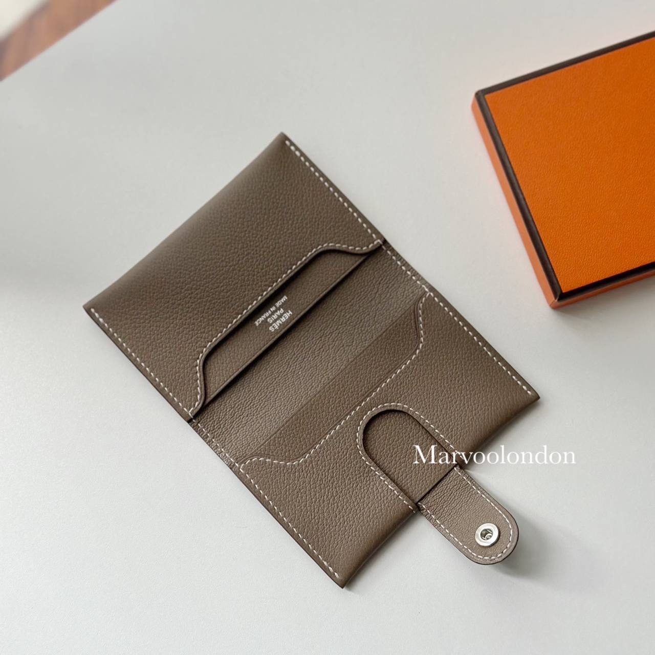 配貨價出🥨 Hermes R.M.S. Cardholder  大象灰