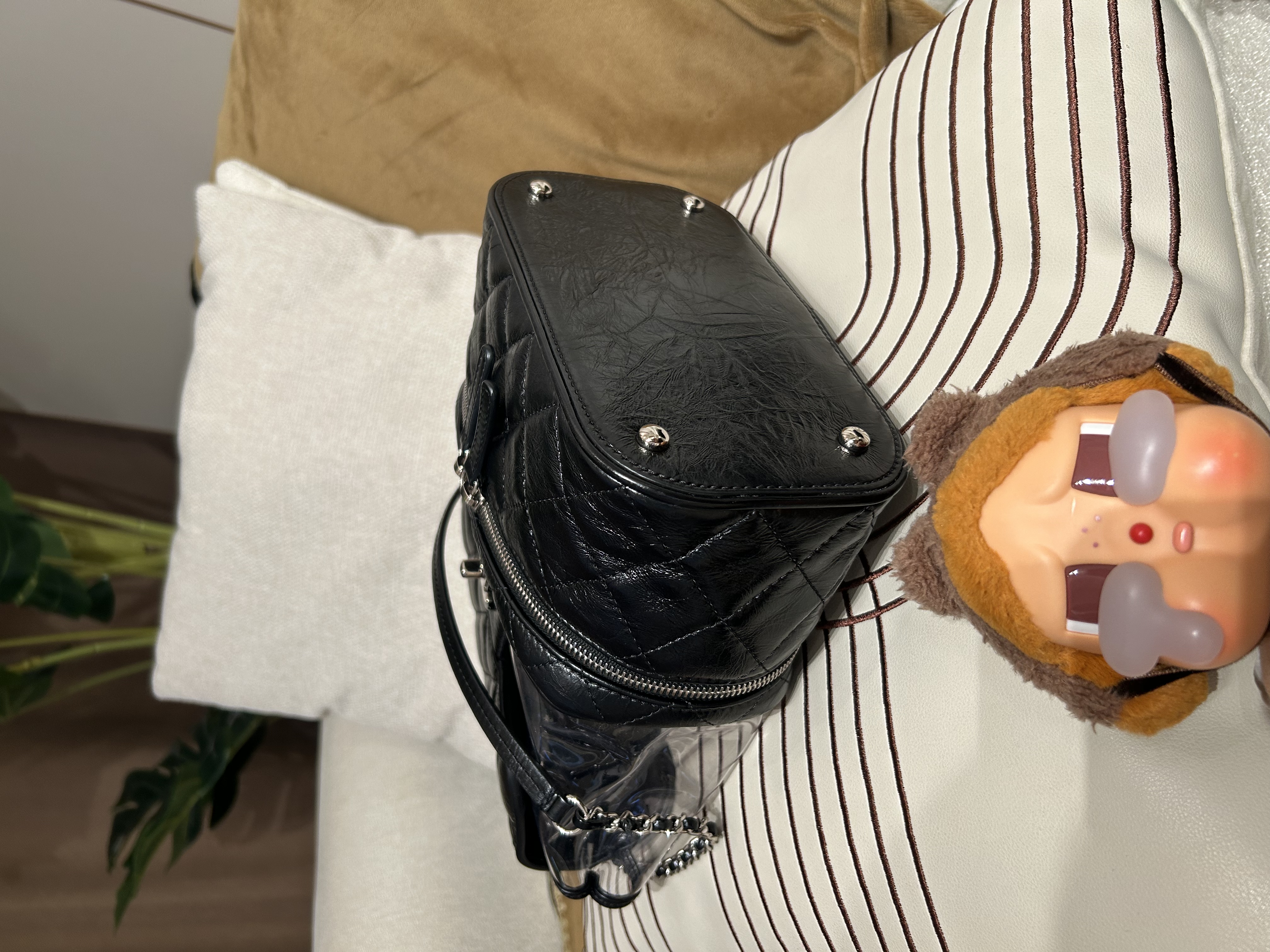 Chanel PVC油蠟牛皮 shoulder bag 100%Authentic, 98%New ✅25貼✅Dust bag