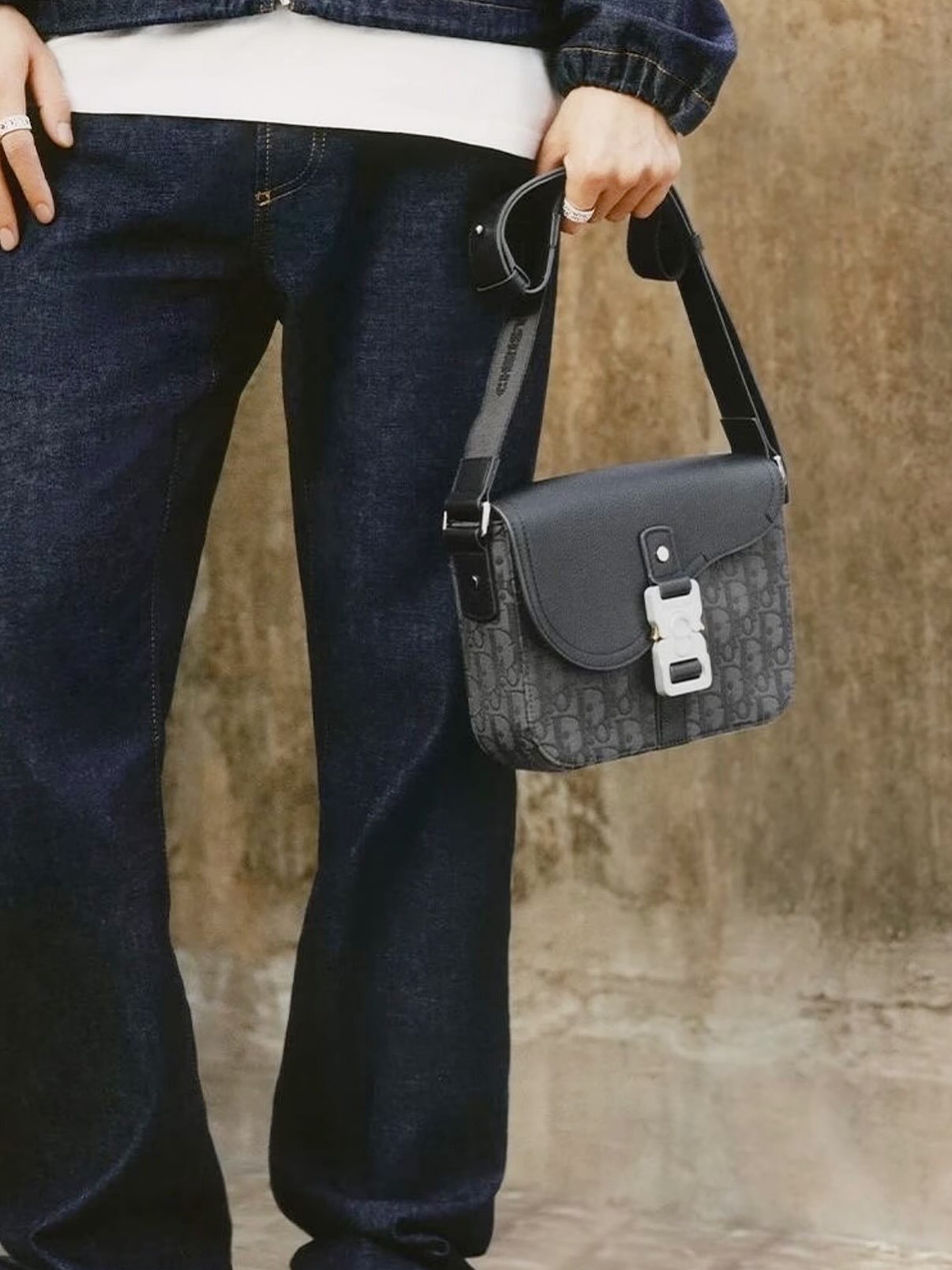 Dior👜 PRE OWNED 🛍️💙灰黑老花郵差包 tu size 全套有單 🖤