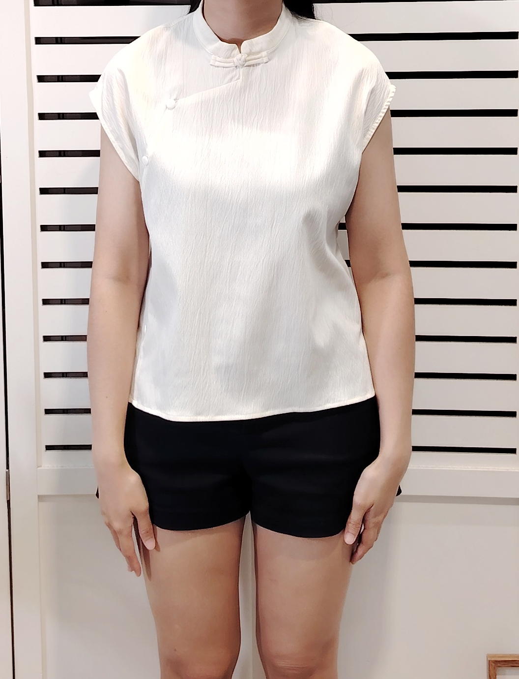 25034 Cny Blouse With Fake Button