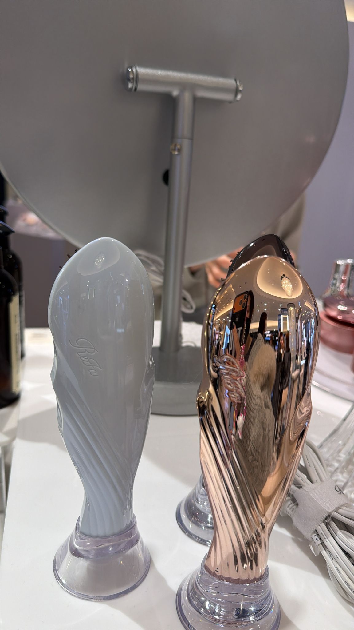 四月連線貨品 - 日本REFA  Ion Care Brush Premium 負離子乾濕兩用梳(連收納底座)