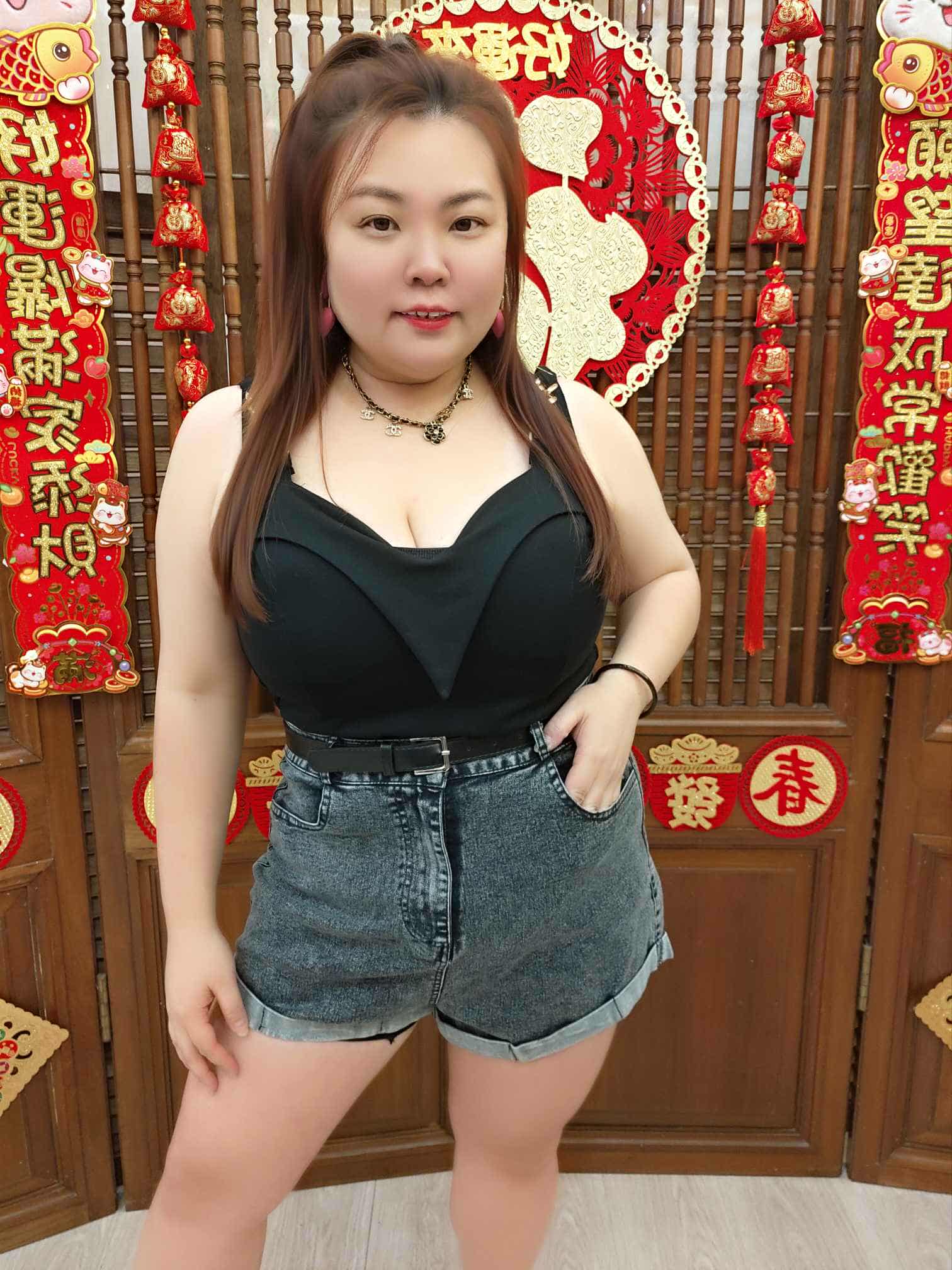 DBB06 TW#1576 褶脚设计附腰带牛仔短裤