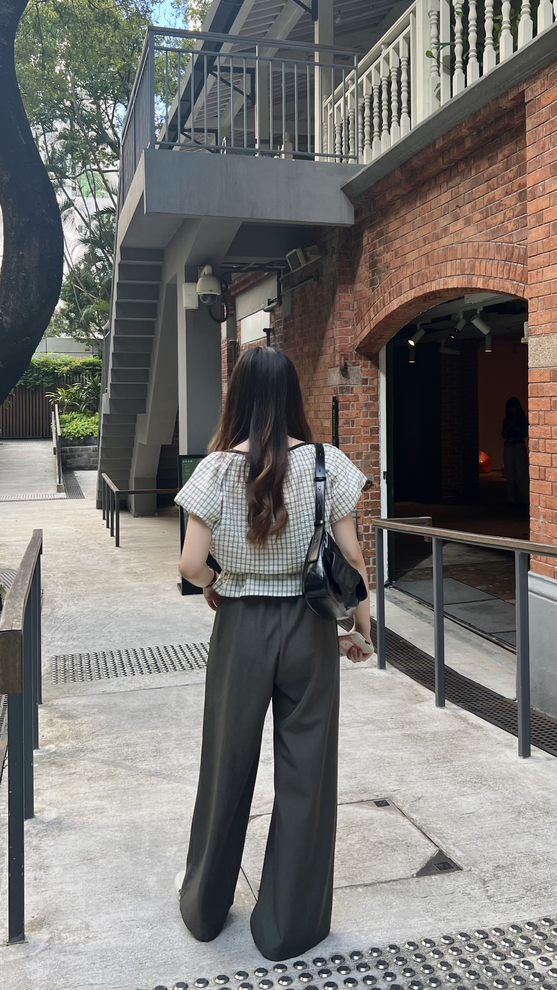 推薦 免熨寬鬆格紋blouse 