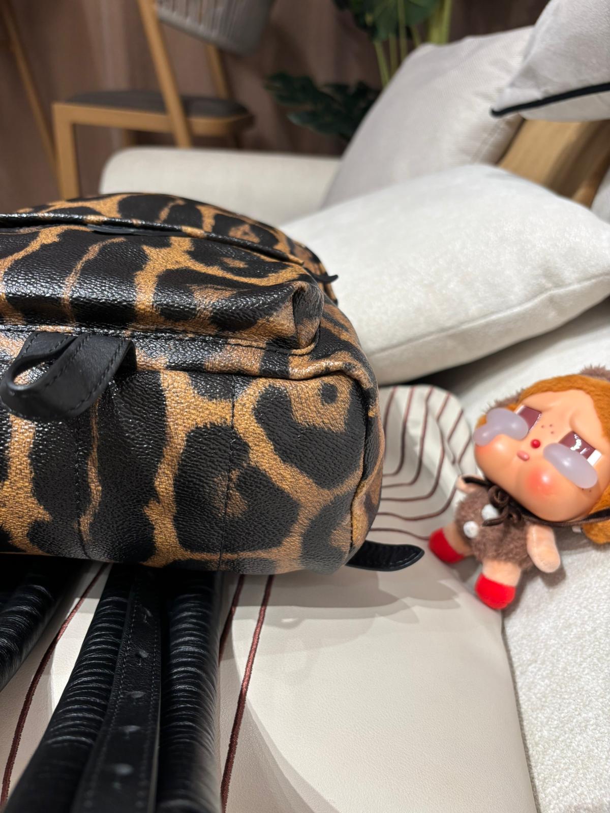 LV Palm Springs PM Leopard Print Backpack M52020 100%Authentic, 95%New ✅Dust bag