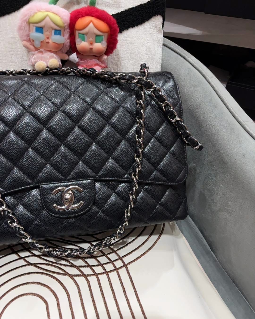 Chanel maxi jumbo A58601 黑色荔枝牛皮 100%Authentic ,98%new 閑置品 ✅card✅購買證書✅dust bag✅box ✨專門店售價$ 102500✨ 