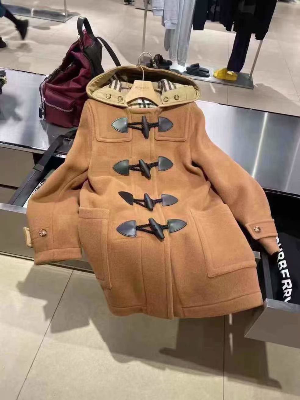 Burberry 駝色牛角扣駝色羊毛大褸