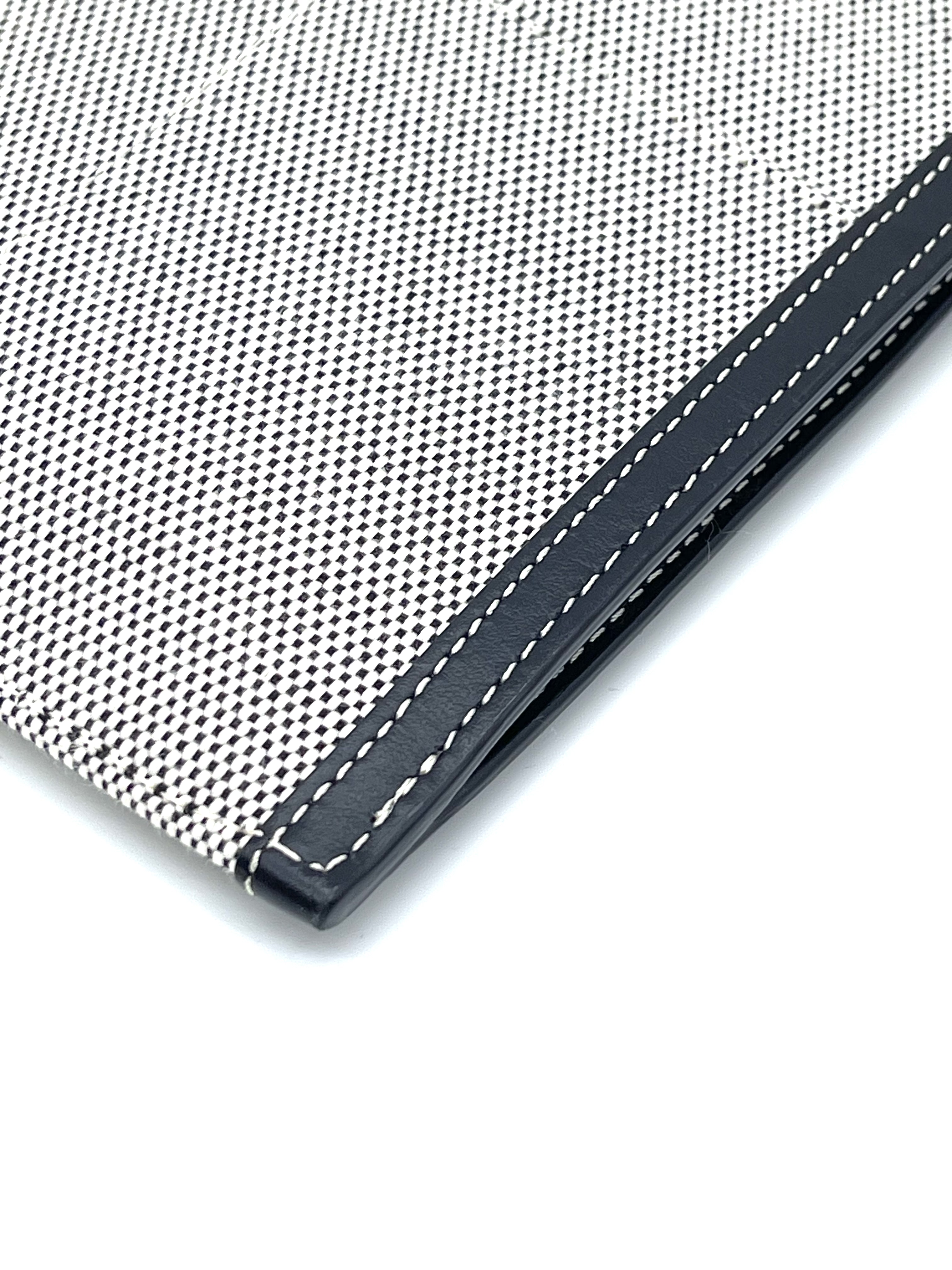 Pre-owned Burberry phone WOC / Product Code: 26040218